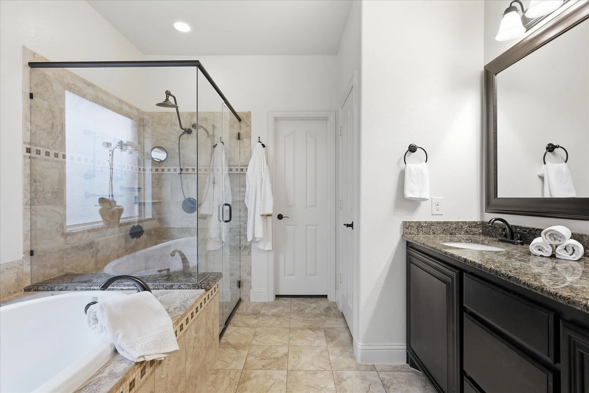 Single Family Residence For Sale in Tarrant County , 2600 Gateway Court, Euless, Texas 76039, 5 Bedroom, 4 Bathroom, 2 Garage spaces, 3,376 Sqft, built in 2015, mls#21395280, Real Estate Agent in Euless, Homes For Sale in Tarrant county, Homes For Sale in Euless, Realtor in Euless Texas, Real Estate Brokerage Independent Realty Texas, Luminita Cordes Realtor