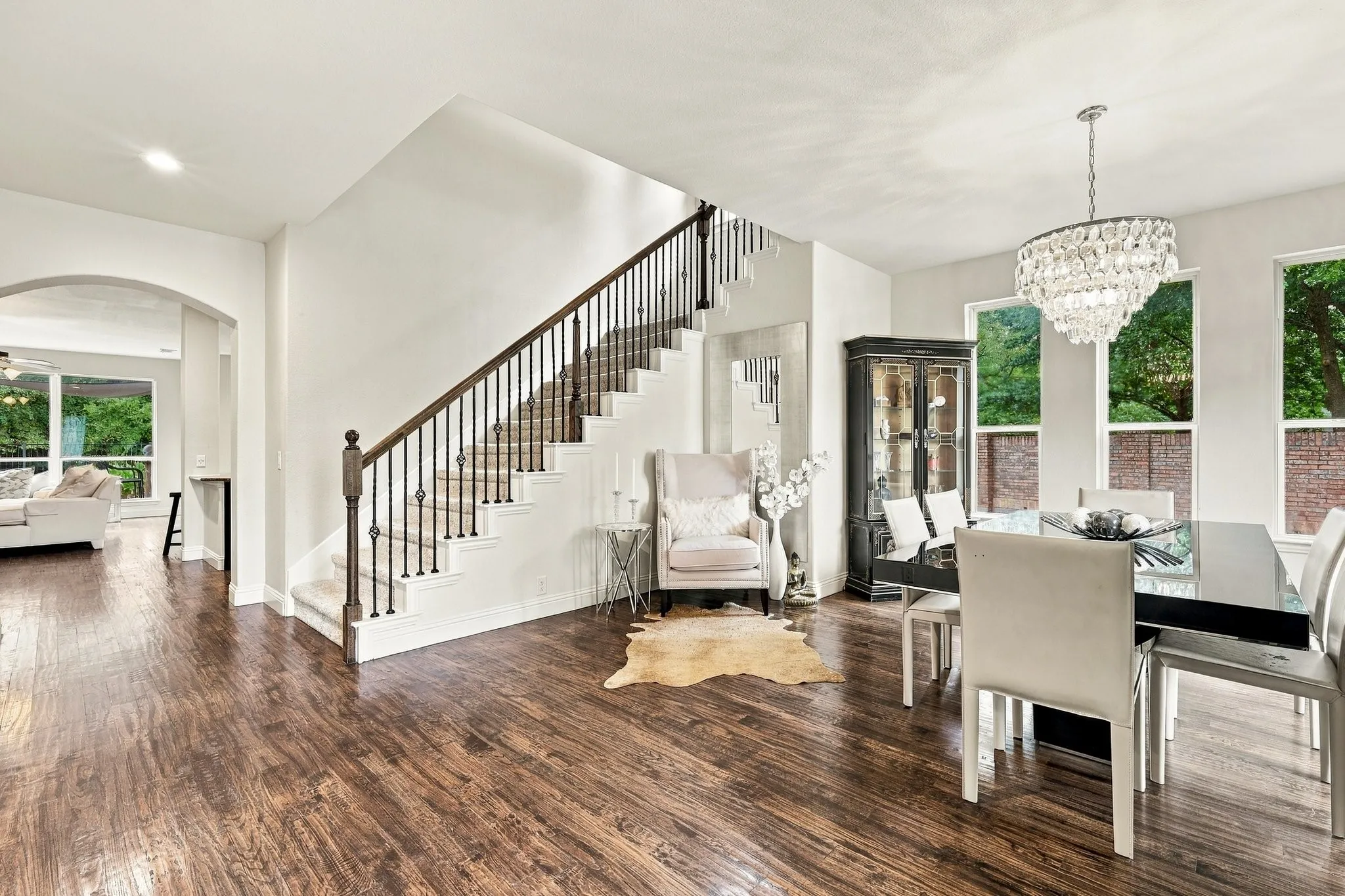 Single Family Residence For Sale in Tarrant County , 2600 Gateway Court, Euless, Texas 76039, 5 Bedroom, 4 Bathroom, 2 Garage spaces, 3,376 Sqft, built in 2015, mls#21395280, Real Estate Agent in Euless, Homes For Sale in Tarrant county, Homes For Sale in Euless, Realtor in Euless Texas, Real Estate Brokerage Independent Realty Texas, Luminita Cordes Realtor