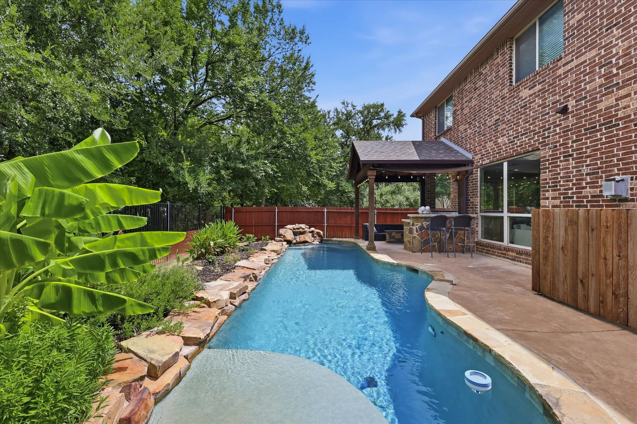 Single Family Residence For Sale in Tarrant County , 2600 Gateway Court, Euless, Texas 76039, 5 Bedroom, 4 Bathroom, 2 Garage spaces, 3,376 Sqft, built in 2015, mls#21395280, Real Estate Agent in Euless, Homes For Sale in Tarrant county, Homes For Sale in Euless, Realtor in Euless Texas, Real Estate Brokerage Independent Realty Texas, Luminita Cordes Realtor