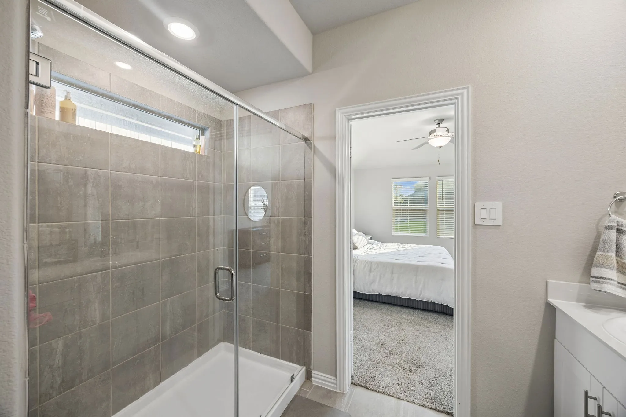 Single Family Residence For Rent in Kaufman County , 2255 Cliff Springs Drive, Forney, Texas 75126, 4 Bedroom, 2 Bathroom, 2 Garage spaces, 1,724 Sqft, built in 2023, mls#21398915, Real Estate Agent in Forney, Homes For Rent in Kaufman county, Homes For Rent in Forney, Realtor in Forney Texas, Real Estate Brokerage Independent Realty Texas, Luminita Cordes Realtor