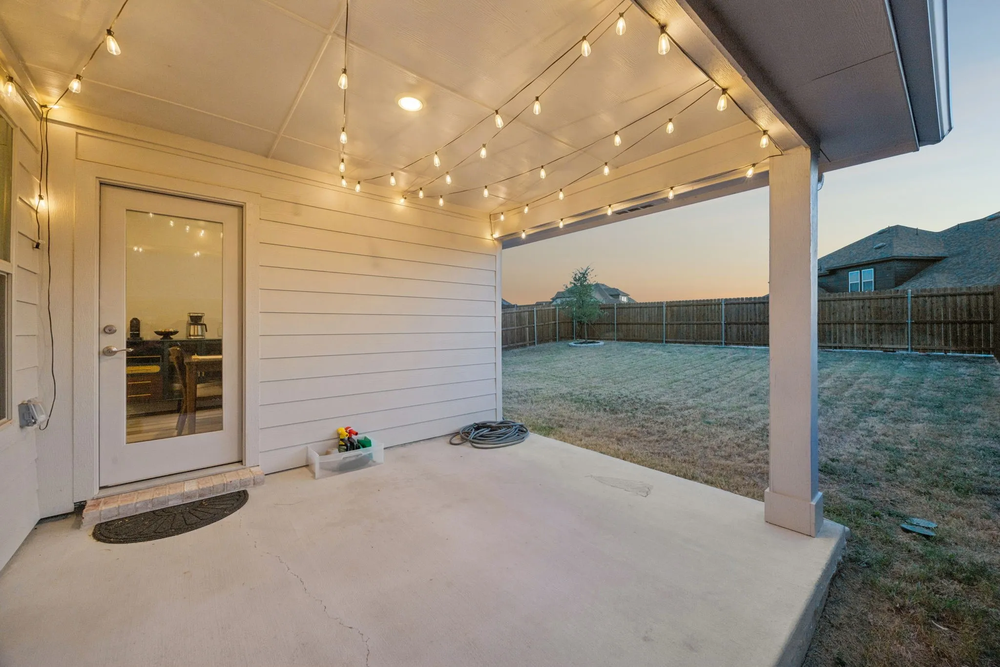 Single Family Residence For Rent in Kaufman County , 2255 Cliff Springs Drive, Forney, Texas 75126, 4 Bedroom, 2 Bathroom, 2 Garage spaces, 1,724 Sqft, built in 2023, mls#21398915, Real Estate Agent in Forney, Homes For Rent in Kaufman county, Homes For Rent in Forney, Realtor in Forney Texas, Real Estate Brokerage Independent Realty Texas, Luminita Cordes Realtor