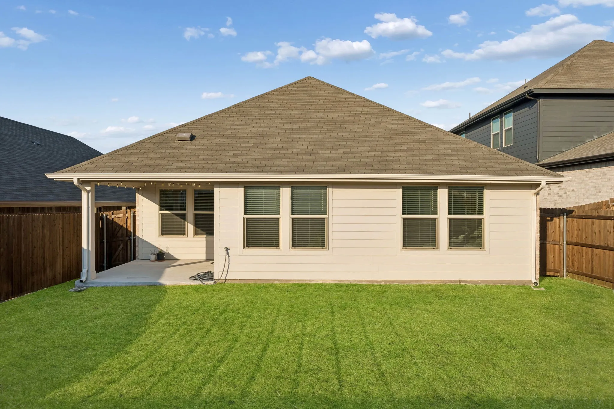 Single Family Residence For Rent in Kaufman County , 2255 Cliff Springs Drive, Forney, Texas 75126, 4 Bedroom, 2 Bathroom, 2 Garage spaces, 1,724 Sqft, built in 2023, mls#21398915, Real Estate Agent in Forney, Homes For Rent in Kaufman county, Homes For Rent in Forney, Realtor in Forney Texas, Real Estate Brokerage Independent Realty Texas, Luminita Cordes Realtor