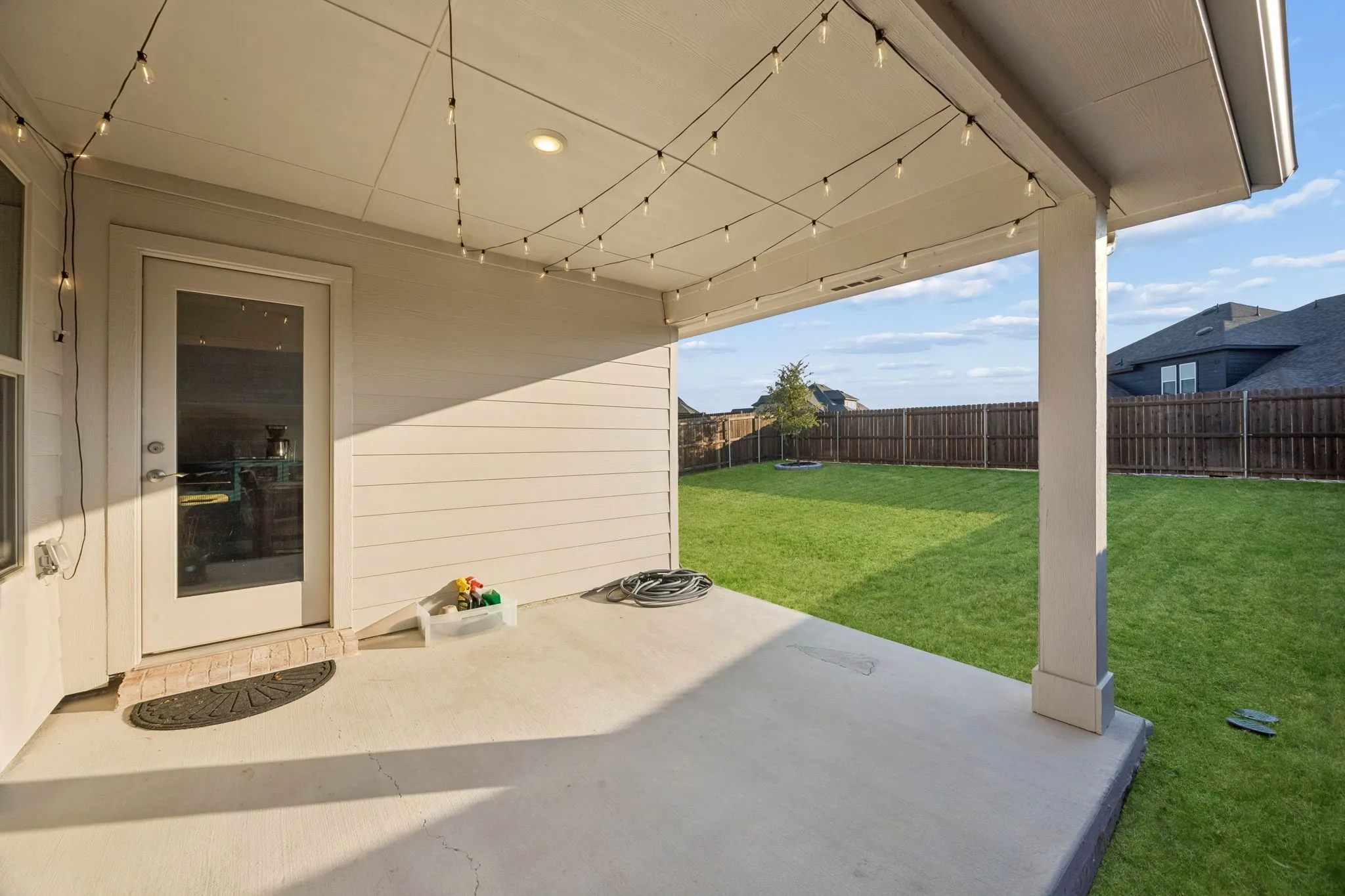 Single Family Residence For Rent in Kaufman County , 2255 Cliff Springs Drive, Forney, Texas 75126, 4 Bedroom, 2 Bathroom, 2 Garage spaces, 1,724 Sqft, built in 2023, mls#21398915, Real Estate Agent in Forney, Homes For Rent in Kaufman county, Homes For Rent in Forney, Realtor in Forney Texas, Real Estate Brokerage Independent Realty Texas, Luminita Cordes Realtor