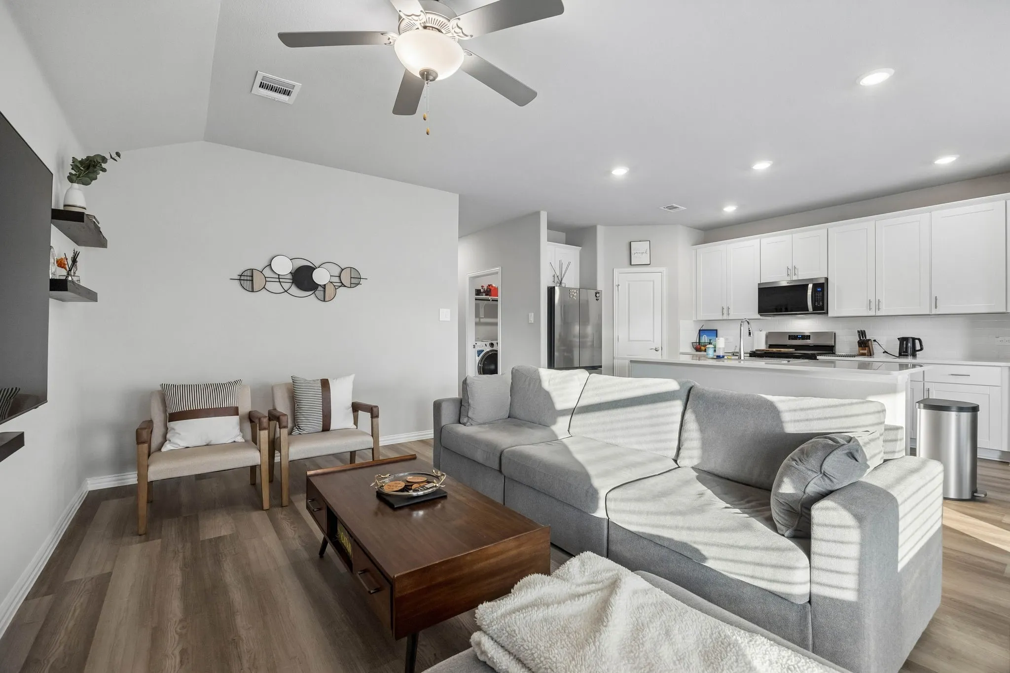 Single Family Residence For Rent in Kaufman County , 2255 Cliff Springs Drive, Forney, Texas 75126, 4 Bedroom, 2 Bathroom, 2 Garage spaces, 1,724 Sqft, built in 2023, mls#21398915, Real Estate Agent in Forney, Homes For Rent in Kaufman county, Homes For Rent in Forney, Realtor in Forney Texas, Real Estate Brokerage Independent Realty Texas, Luminita Cordes Realtor
