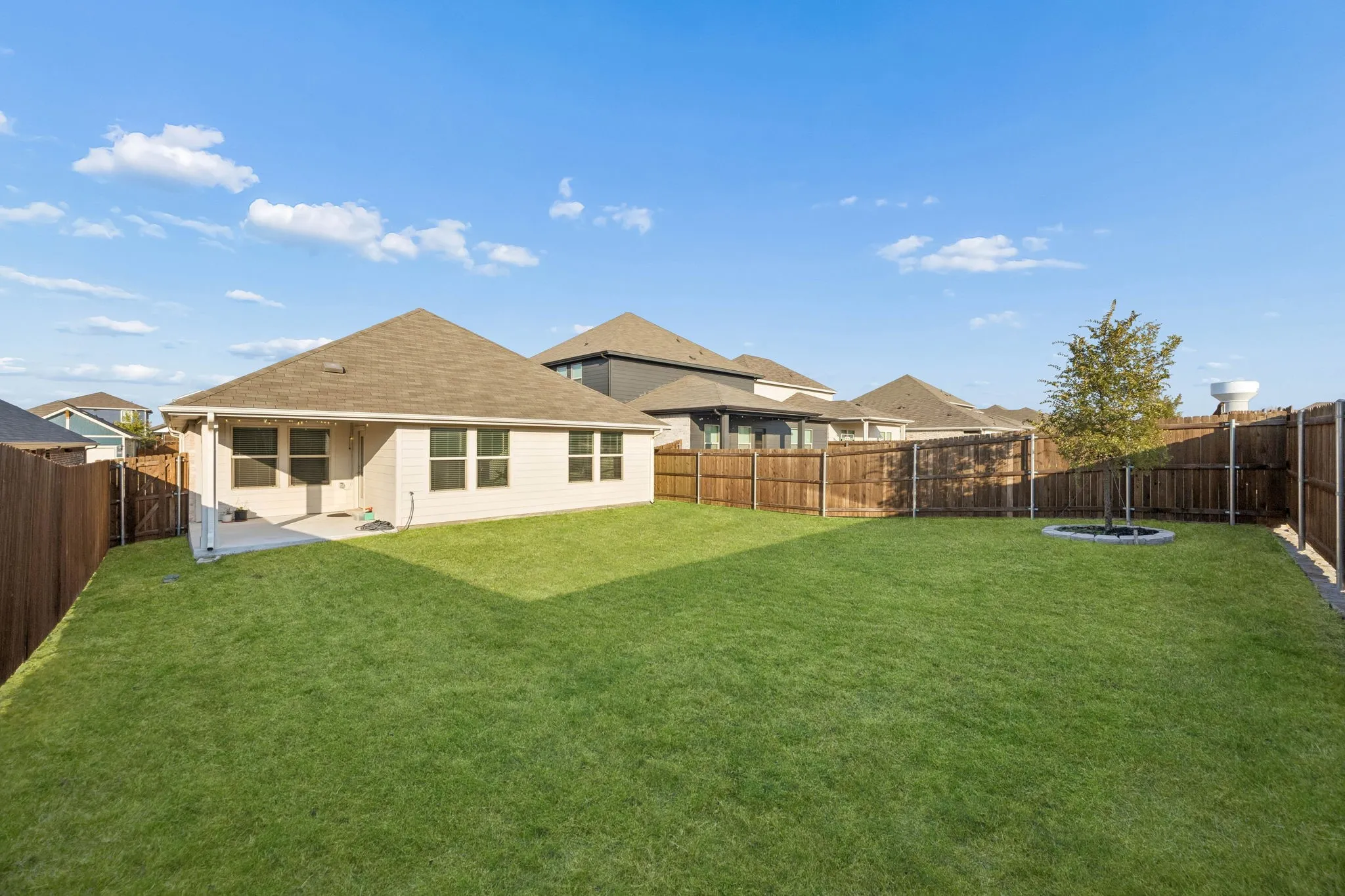 Single Family Residence For Rent in Kaufman County , 2255 Cliff Springs Drive, Forney, Texas 75126, 4 Bedroom, 2 Bathroom, 2 Garage spaces, 1,724 Sqft, built in 2023, mls#21398915, Real Estate Agent in Forney, Homes For Rent in Kaufman county, Homes For Rent in Forney, Realtor in Forney Texas, Real Estate Brokerage Independent Realty Texas, Luminita Cordes Realtor