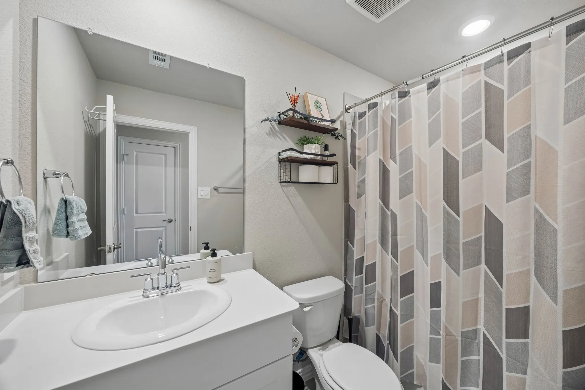 Single Family Residence For Rent in Kaufman County , 2255 Cliff Springs Drive, Forney, Texas 75126, 4 Bedroom, 2 Bathroom, 2 Garage spaces, 1,724 Sqft, built in 2023, mls#21398915, Real Estate Agent in Forney, Homes For Rent in Kaufman county, Homes For Rent in Forney, Realtor in Forney Texas, Real Estate Brokerage Independent Realty Texas, Luminita Cordes Realtor