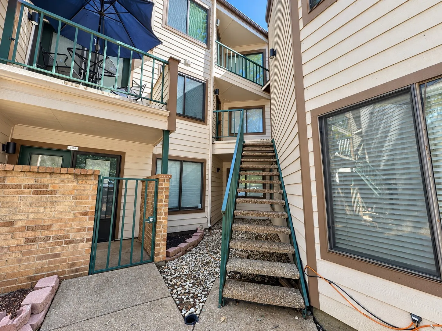 Condominium For Sale in Tarrant County , 2311 Basil Drive C205, Arlington, Texas 76006, 2 Bedroom, 1 Bathroom, Garage spaces, 931 Sqft, built in 1981, mls#21401037, Real Estate Agent in Arlington, Homes For Sale in Tarrant county, Homes For Sale in Arlington, Realtor in Arlington Texas, Real Estate Brokerage Independent Realty Texas, Luminita Cordes Realtor