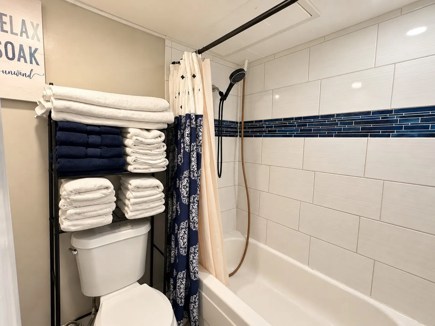 Condominium For Sale in Tarrant County , 2311 Basil Drive C205, Arlington, Texas 76006, 2 Bedroom, 1 Bathroom, Garage spaces, 931 Sqft, built in 1981, mls#21401037, Real Estate Agent in Arlington, Homes For Sale in Tarrant county, Homes For Sale in Arlington, Realtor in Arlington Texas, Real Estate Brokerage Independent Realty Texas, Luminita Cordes Realtor