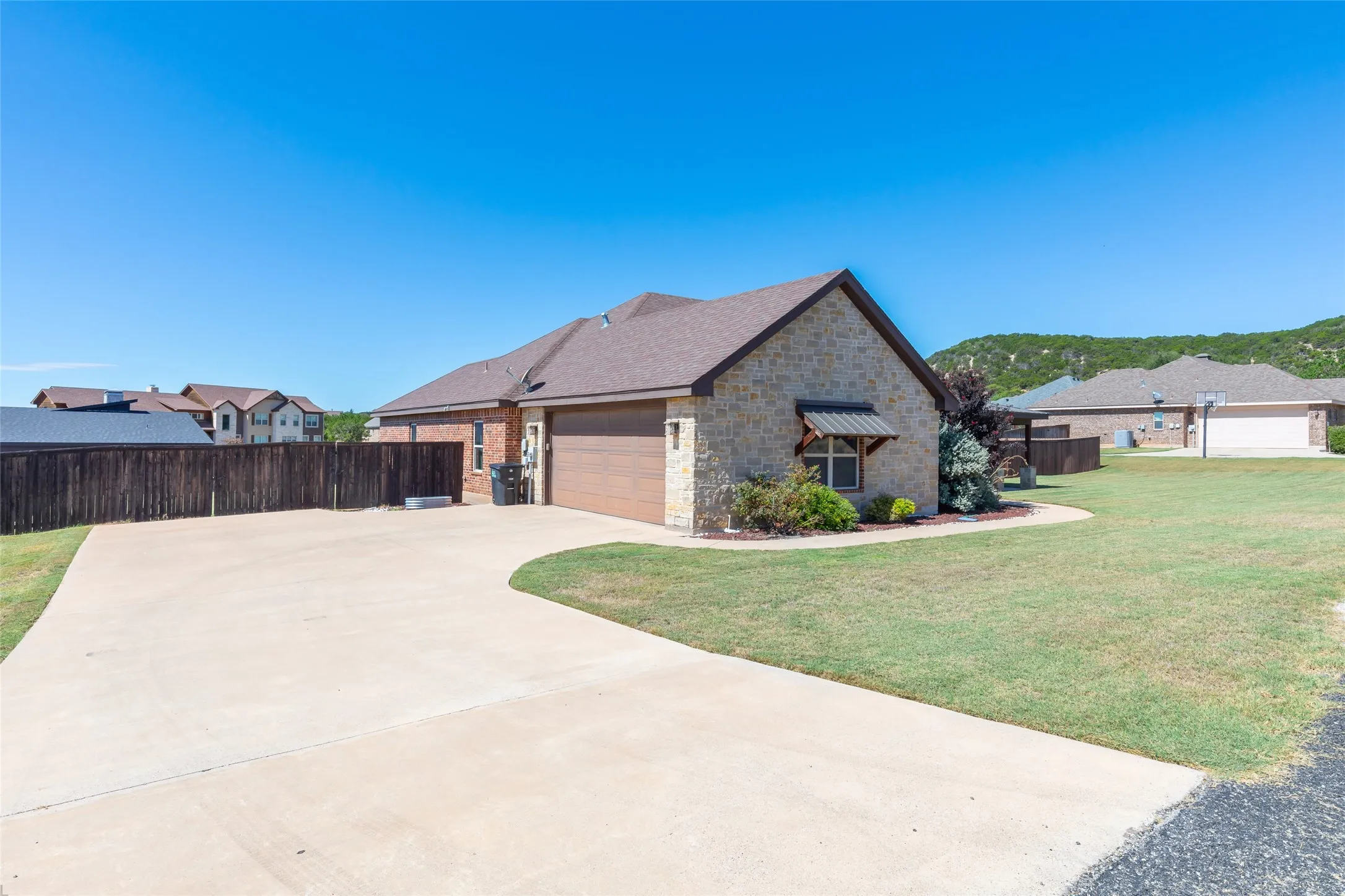 Single Family Residence For Sale in Taylor County , 110 Lindley Court, Tuscola, Texas 79562, 4 Bedroom, 2 Bathroom, 2 Garage spaces, 2,202 Sqft, built in 2015, mls#21400799, Real Estate Agent in Tuscola, Homes For Sale in Taylor county, Homes For Sale in Tuscola, Realtor in Tuscola Texas, Real Estate Brokerage Independent Realty Texas, Luminita Cordes Realtor
