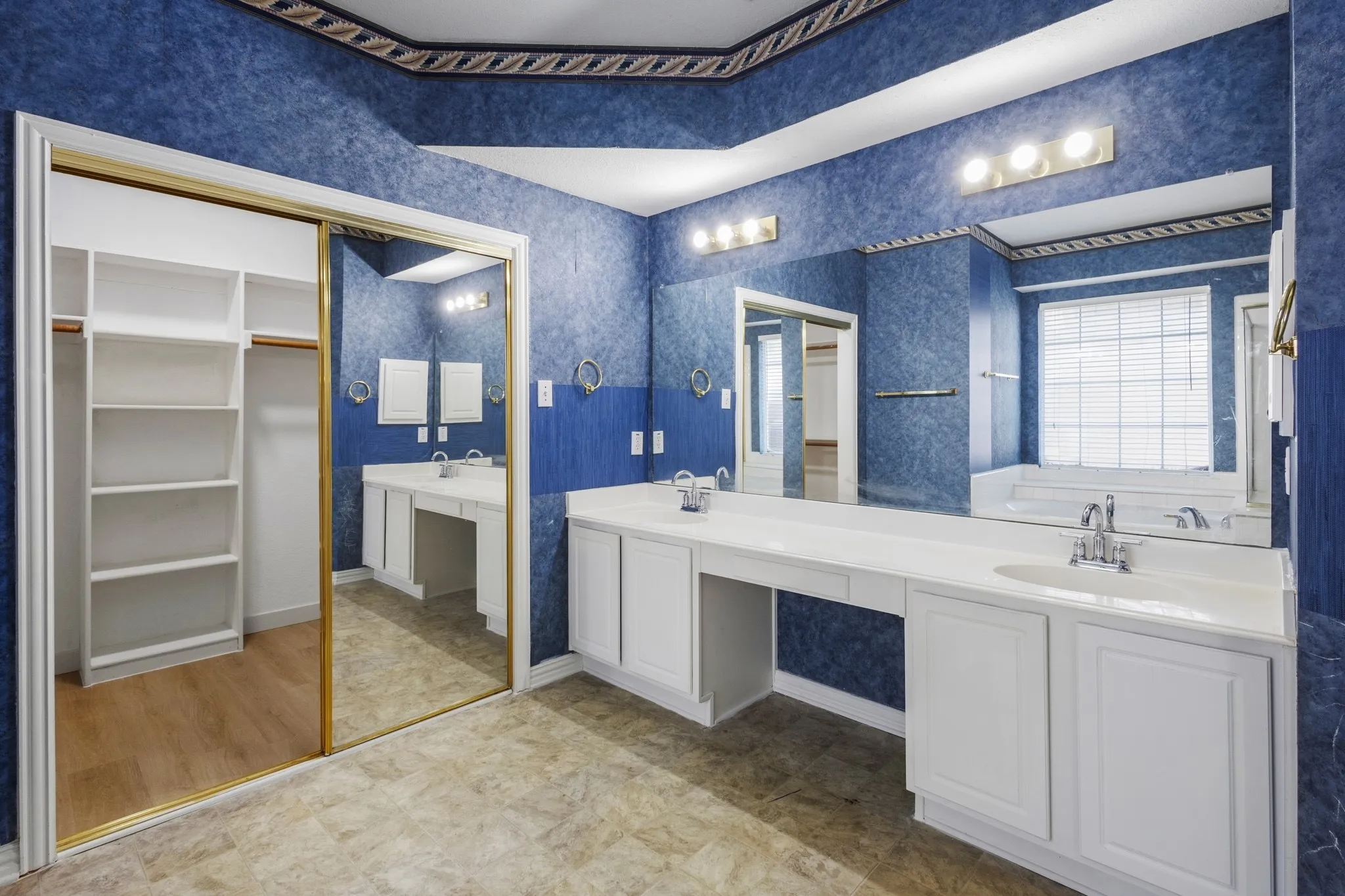 Single Family Residence For Rent in Dallas County , 4227 Adam Drive, Grand Prairie, Texas 75052, 5 Bedroom, 3 Bathroom, 2 Garage spaces, 3,325 Sqft, built in 1999, mls#21401350, Real Estate Agent in Grand Prairie, Homes For Rent in Dallas county, Homes For Rent in Grand Prairie, Realtor in Grand Prairie Texas, Real Estate Brokerage Independent Realty Texas, Luminita Cordes Realtor
