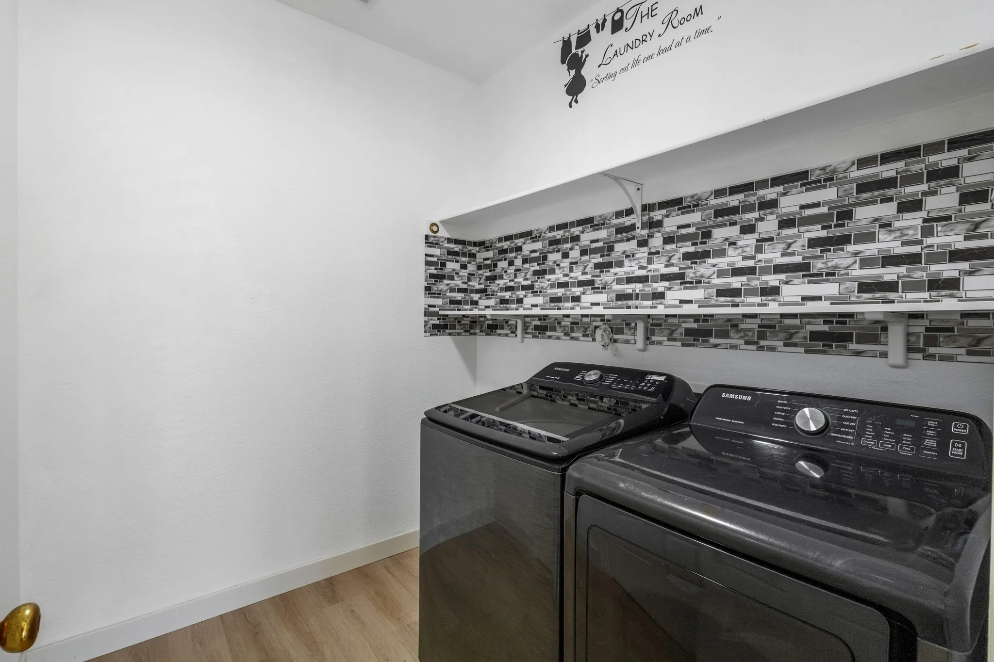 Single Family Residence For Rent in Dallas County , 4227 Adam Drive, Grand Prairie, Texas 75052, 5 Bedroom, 3 Bathroom, 2 Garage spaces, 3,325 Sqft, built in 1999, mls#21401350, Real Estate Agent in Grand Prairie, Homes For Rent in Dallas county, Homes For Rent in Grand Prairie, Realtor in Grand Prairie Texas, Real Estate Brokerage Independent Realty Texas, Luminita Cordes Realtor