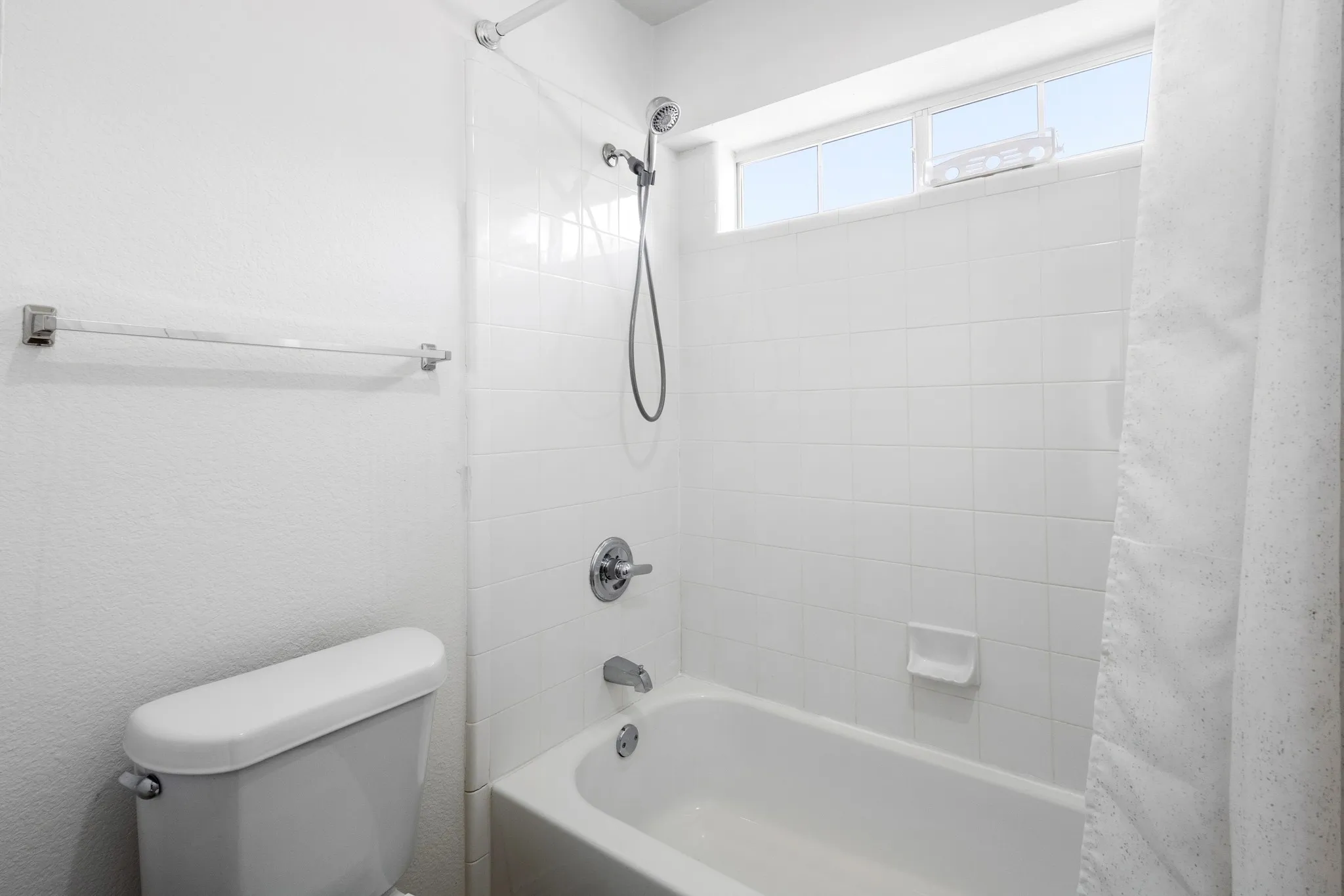 Single Family Residence For Rent in Dallas County , 4227 Adam Drive, Grand Prairie, Texas 75052, 5 Bedroom, 3 Bathroom, 2 Garage spaces, 3,325 Sqft, built in 1999, mls#21401350, Real Estate Agent in Grand Prairie, Homes For Rent in Dallas county, Homes For Rent in Grand Prairie, Realtor in Grand Prairie Texas, Real Estate Brokerage Independent Realty Texas, Luminita Cordes Realtor