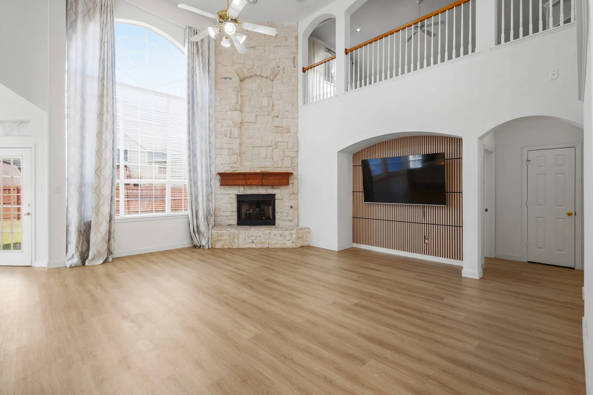Single Family Residence For Rent in Dallas County , 4227 Adam Drive, Grand Prairie, Texas 75052, 5 Bedroom, 3 Bathroom, 2 Garage spaces, 3,325 Sqft, built in 1999, mls#21401350, Real Estate Agent in Grand Prairie, Homes For Rent in Dallas county, Homes For Rent in Grand Prairie, Realtor in Grand Prairie Texas, Real Estate Brokerage Independent Realty Texas, Luminita Cordes Realtor