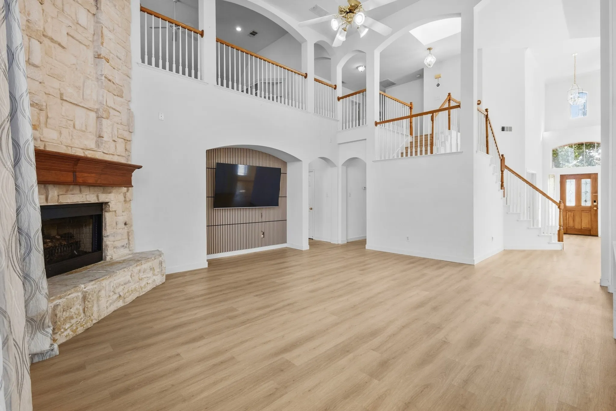 Single Family Residence For Rent in Dallas County , 4227 Adam Drive, Grand Prairie, Texas 75052, 5 Bedroom, 3 Bathroom, 2 Garage spaces, 3,325 Sqft, built in 1999, mls#21401350, Real Estate Agent in Grand Prairie, Homes For Rent in Dallas county, Homes For Rent in Grand Prairie, Realtor in Grand Prairie Texas, Real Estate Brokerage Independent Realty Texas, Luminita Cordes Realtor