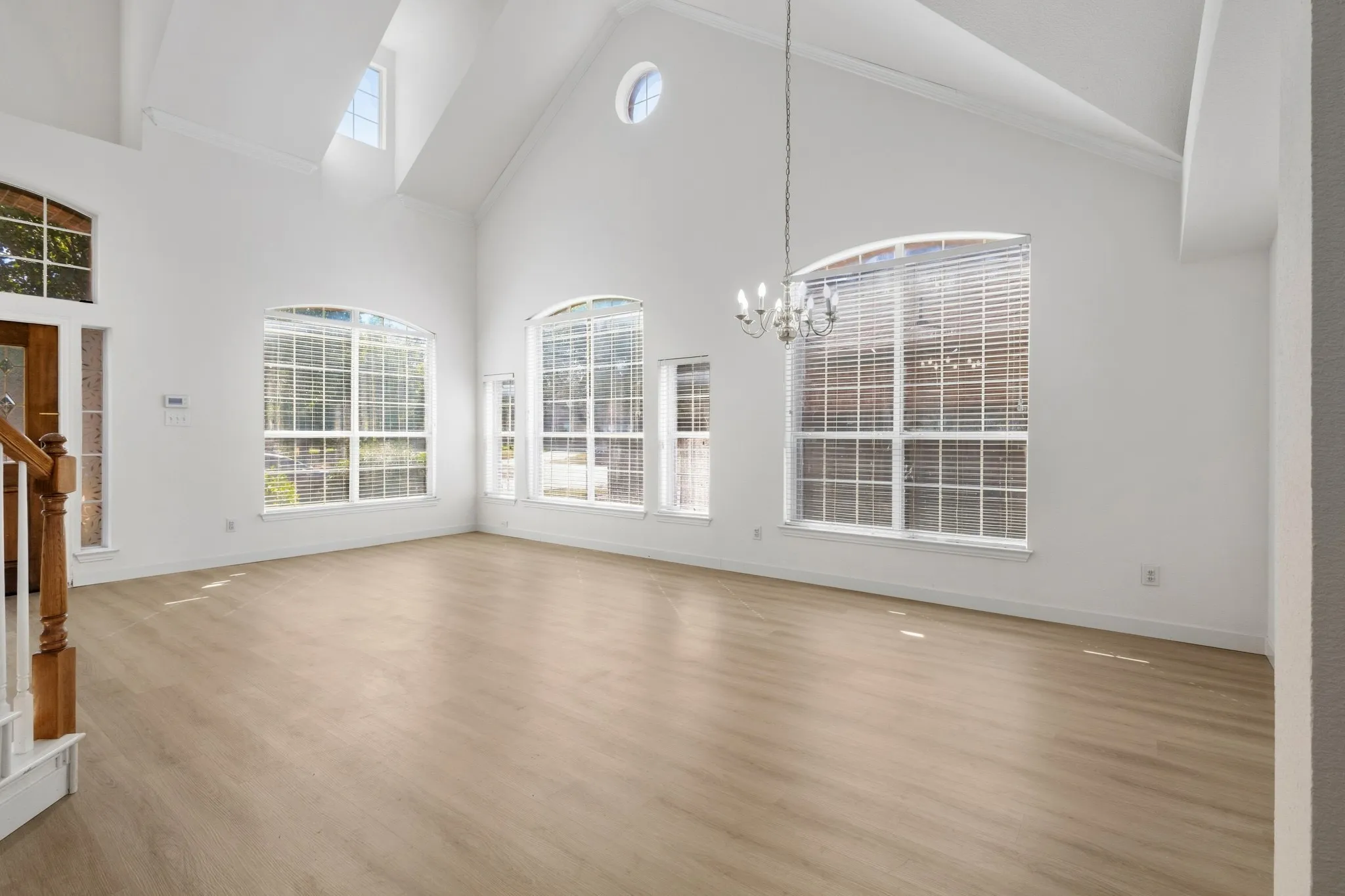 Single Family Residence For Rent in Dallas County , 4227 Adam Drive, Grand Prairie, Texas 75052, 5 Bedroom, 3 Bathroom, 2 Garage spaces, 3,325 Sqft, built in 1999, mls#21401350, Real Estate Agent in Grand Prairie, Homes For Rent in Dallas county, Homes For Rent in Grand Prairie, Realtor in Grand Prairie Texas, Real Estate Brokerage Independent Realty Texas, Luminita Cordes Realtor