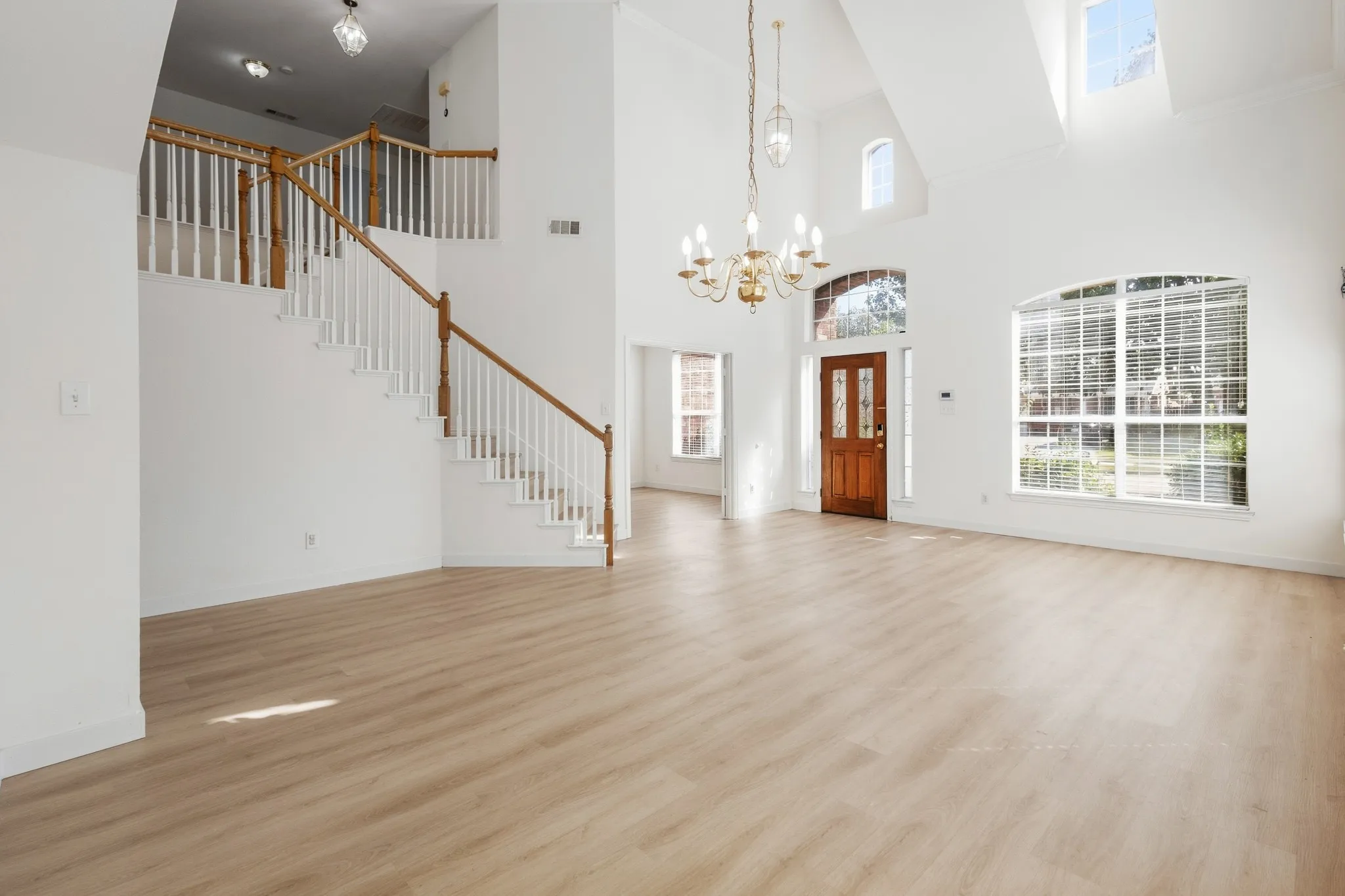 Single Family Residence For Rent in Dallas County , 4227 Adam Drive, Grand Prairie, Texas 75052, 5 Bedroom, 3 Bathroom, 2 Garage spaces, 3,325 Sqft, built in 1999, mls#21401350, Real Estate Agent in Grand Prairie, Homes For Rent in Dallas county, Homes For Rent in Grand Prairie, Realtor in Grand Prairie Texas, Real Estate Brokerage Independent Realty Texas, Luminita Cordes Realtor