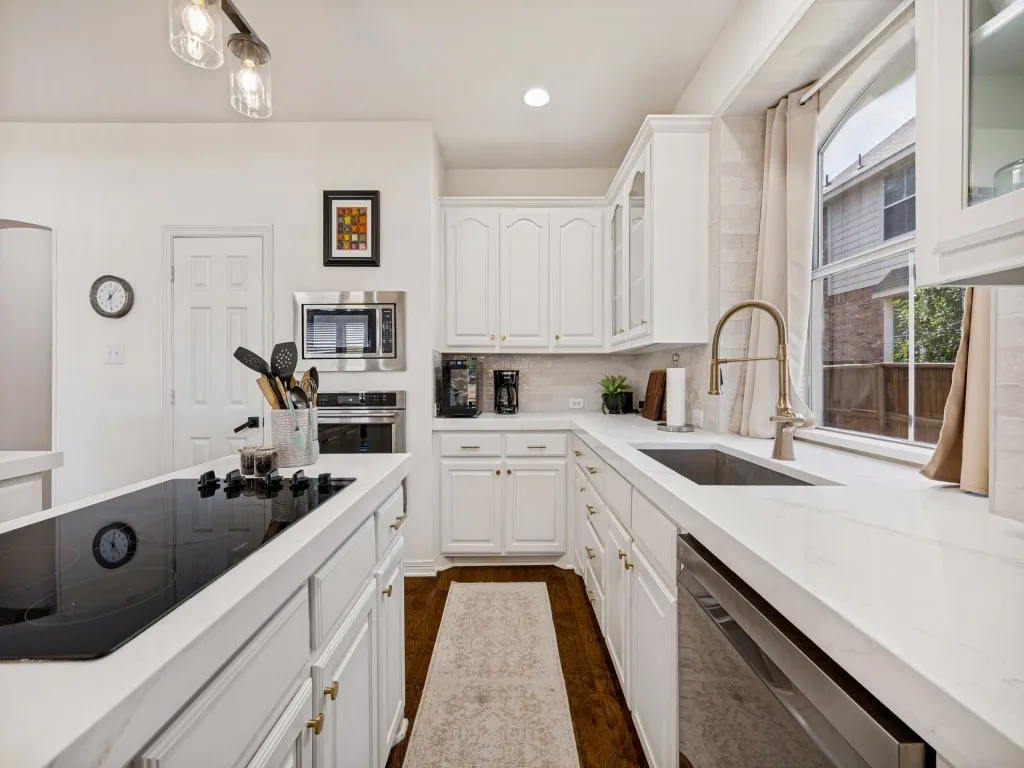Single Family Residence For Sale in Collin County , 5100 Arbor Hollow Drive, Mc Kinney, Texas 75072, 4 Bedroom, 3 Bathroom, 3 Garage spaces, 2,868 Sqft, built in 1999, mls#21401354, Real Estate Agent in Mc Kinney, Homes For Sale in Collin county, Homes For Sale in Mc Kinney, Realtor in Mc Kinney Texas, Real Estate Brokerage Independent Realty Texas, Luminita Cordes Realtor