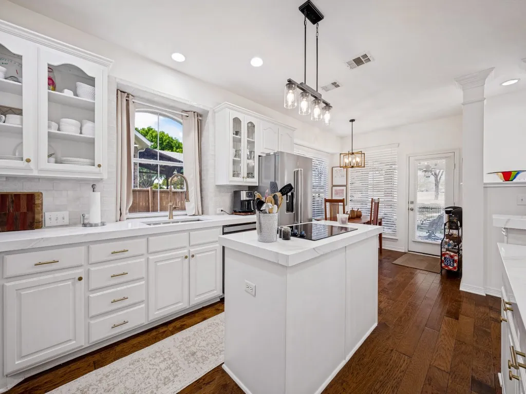 Single Family Residence For Sale in Collin County , 5100 Arbor Hollow Drive, Mc Kinney, Texas 75072, 4 Bedroom, 3 Bathroom, 3 Garage spaces, 2,868 Sqft, built in 1999, mls#21401354, Real Estate Agent in Mc Kinney, Homes For Sale in Collin county, Homes For Sale in Mc Kinney, Realtor in Mc Kinney Texas, Real Estate Brokerage Independent Realty Texas, Luminita Cordes Realtor