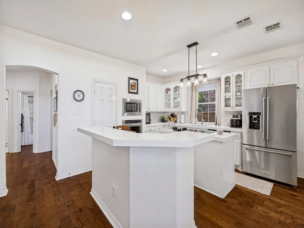 Single Family Residence For Sale in Collin County , 5100 Arbor Hollow Drive, Mc Kinney, Texas 75072, 4 Bedroom, 3 Bathroom, 3 Garage spaces, 2,868 Sqft, built in 1999, mls#21401354, Real Estate Agent in Mc Kinney, Homes For Sale in Collin county, Homes For Sale in Mc Kinney, Realtor in Mc Kinney Texas, Real Estate Brokerage Independent Realty Texas, Luminita Cordes Realtor
