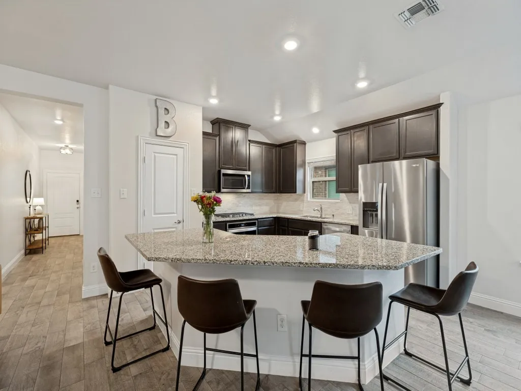 Single Family Residence For Sale in Collin County , 1206 Freestone Drive, Melissa, Texas 75454, 3 Bedroom, 2 Bathroom, 2 Garage spaces, 1,699 Sqft, built in 2020, mls#21401311, Real Estate Agent in Melissa, Homes For Sale in Collin county, Homes For Sale in Melissa, Realtor in Melissa Texas, Real Estate Brokerage Independent Realty Texas, Luminita Cordes Realtor