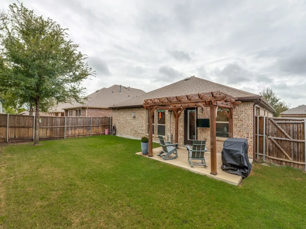 Single Family Residence For Sale in Collin County , 1206 Freestone Drive, Melissa, Texas 75454, 3 Bedroom, 2 Bathroom, 2 Garage spaces, 1,699 Sqft, built in 2020, mls#21401311, Real Estate Agent in Melissa, Homes For Sale in Collin county, Homes For Sale in Melissa, Realtor in Melissa Texas, Real Estate Brokerage Independent Realty Texas, Luminita Cordes Realtor