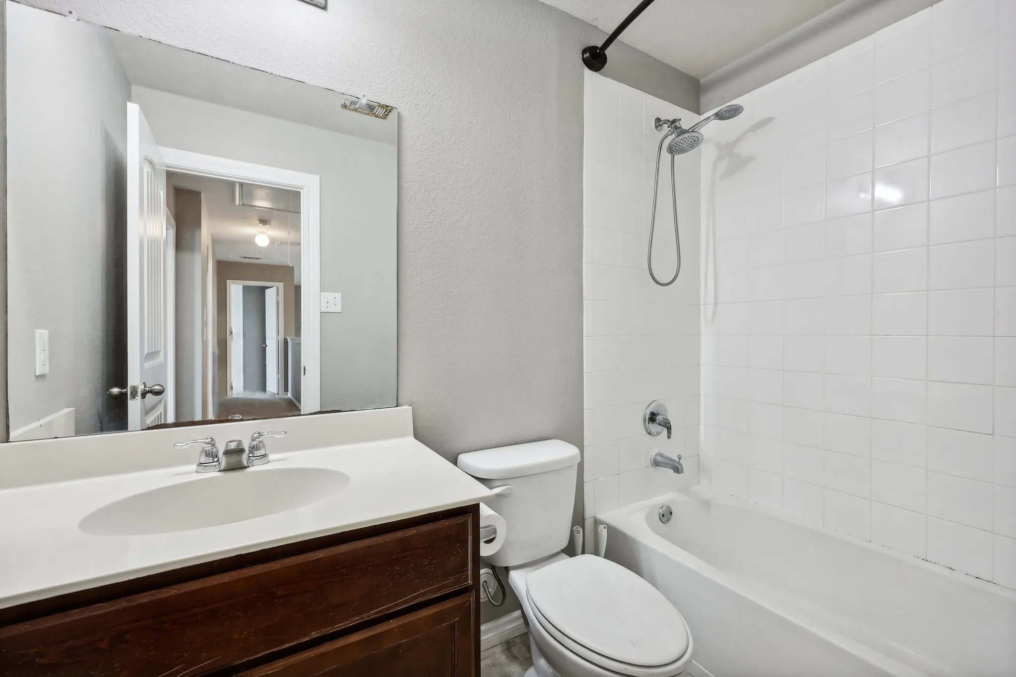 Single Family Residence For Rent in Kaufman County , 1180 Wentworth Way, Forney, Texas 75126, 4 Bedroom, 3 Bathroom, 2 Garage spaces, 2,096 Sqft, built in 2017, mls#21395065, Real Estate Agent in Forney, Homes For Rent in Kaufman county, Homes For Rent in Forney, Realtor in Forney Texas, Real Estate Brokerage Independent Realty Texas, Luminita Cordes Realtor