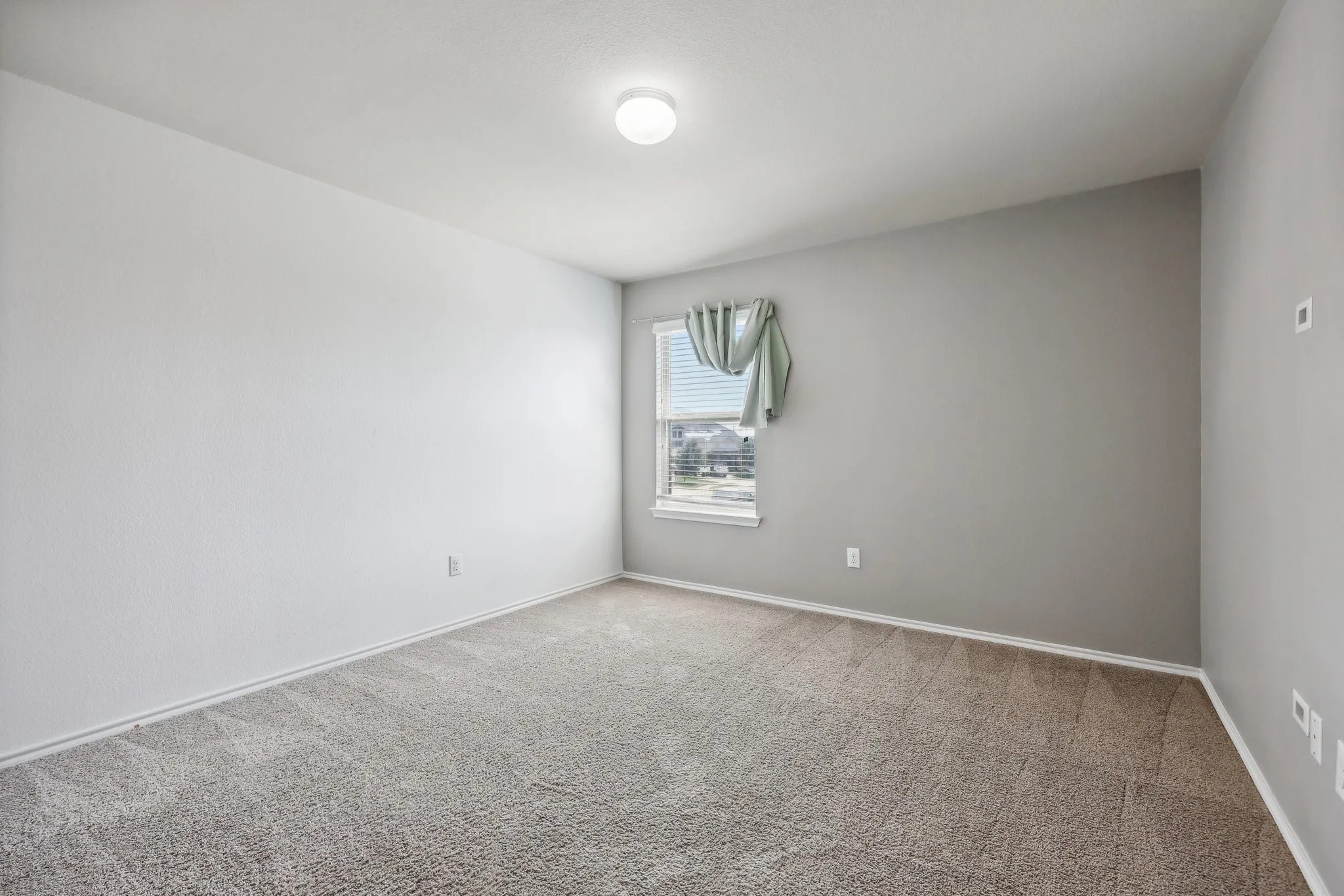 Single Family Residence For Rent in Kaufman County , 1180 Wentworth Way, Forney, Texas 75126, 4 Bedroom, 3 Bathroom, 2 Garage spaces, 2,096 Sqft, built in 2017, mls#21395065, Real Estate Agent in Forney, Homes For Rent in Kaufman county, Homes For Rent in Forney, Realtor in Forney Texas, Real Estate Brokerage Independent Realty Texas, Luminita Cordes Realtor