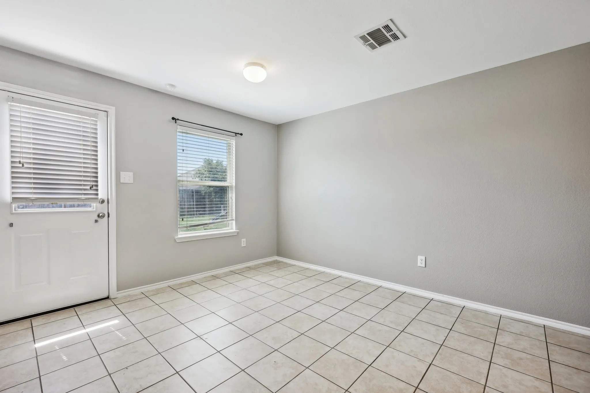 Single Family Residence For Rent in Kaufman County , 1180 Wentworth Way, Forney, Texas 75126, 4 Bedroom, 3 Bathroom, 2 Garage spaces, 2,096 Sqft, built in 2017, mls#21395065, Real Estate Agent in Forney, Homes For Rent in Kaufman county, Homes For Rent in Forney, Realtor in Forney Texas, Real Estate Brokerage Independent Realty Texas, Luminita Cordes Realtor