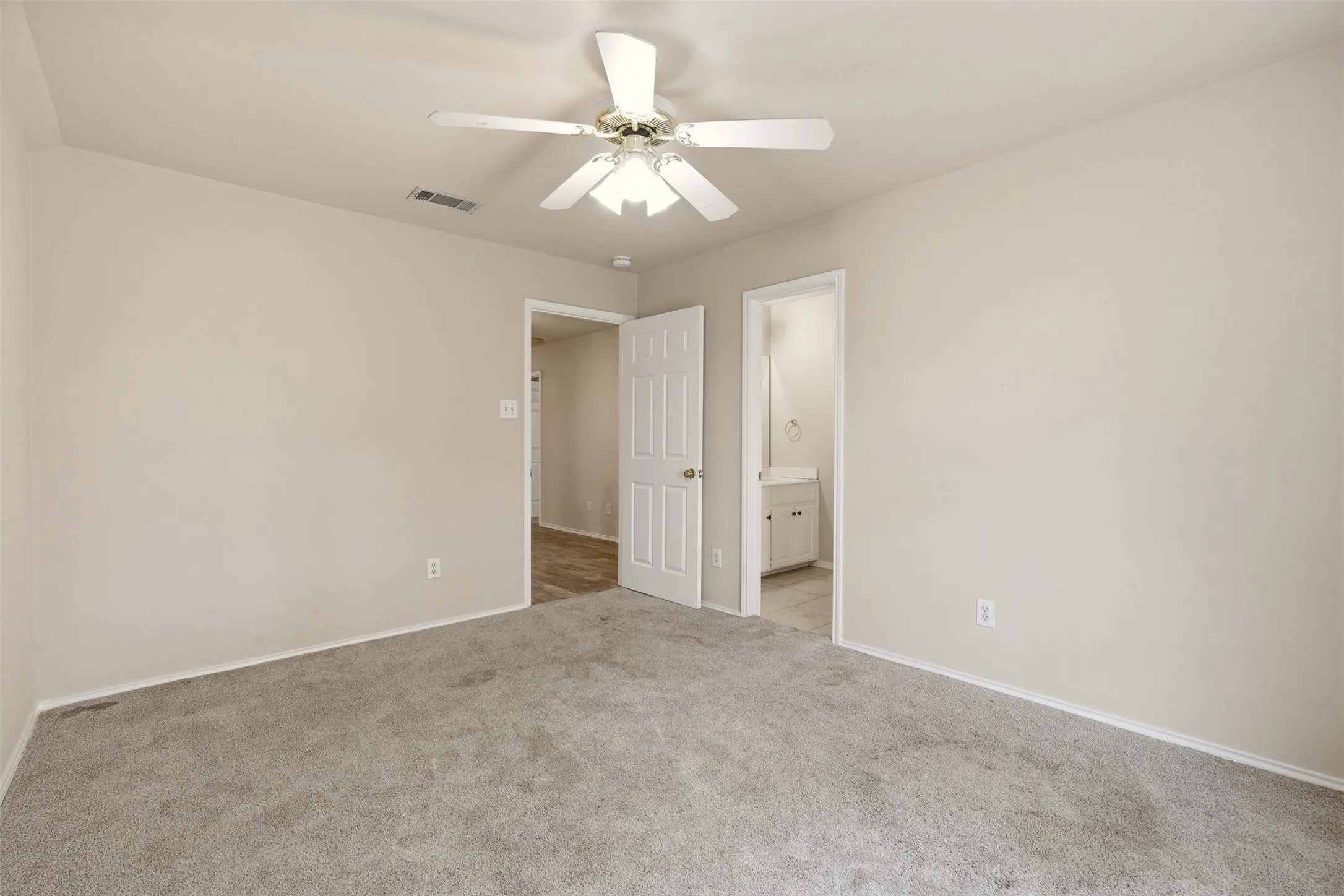 Single Family Residence For Rent in Rockwall County , 2661 Epps Road, Royse City, Texas 75189, 4 Bedroom, 4 Bathroom, 2 Garage spaces, 3,073 Sqft, built in 1997, mls#21400968, Real Estate Agent in Royse City, Homes For Rent in Rockwall county, Homes For Rent in Royse City, Realtor in Royse City Texas, Real Estate Brokerage Independent Realty Texas, Luminita Cordes Realtor
