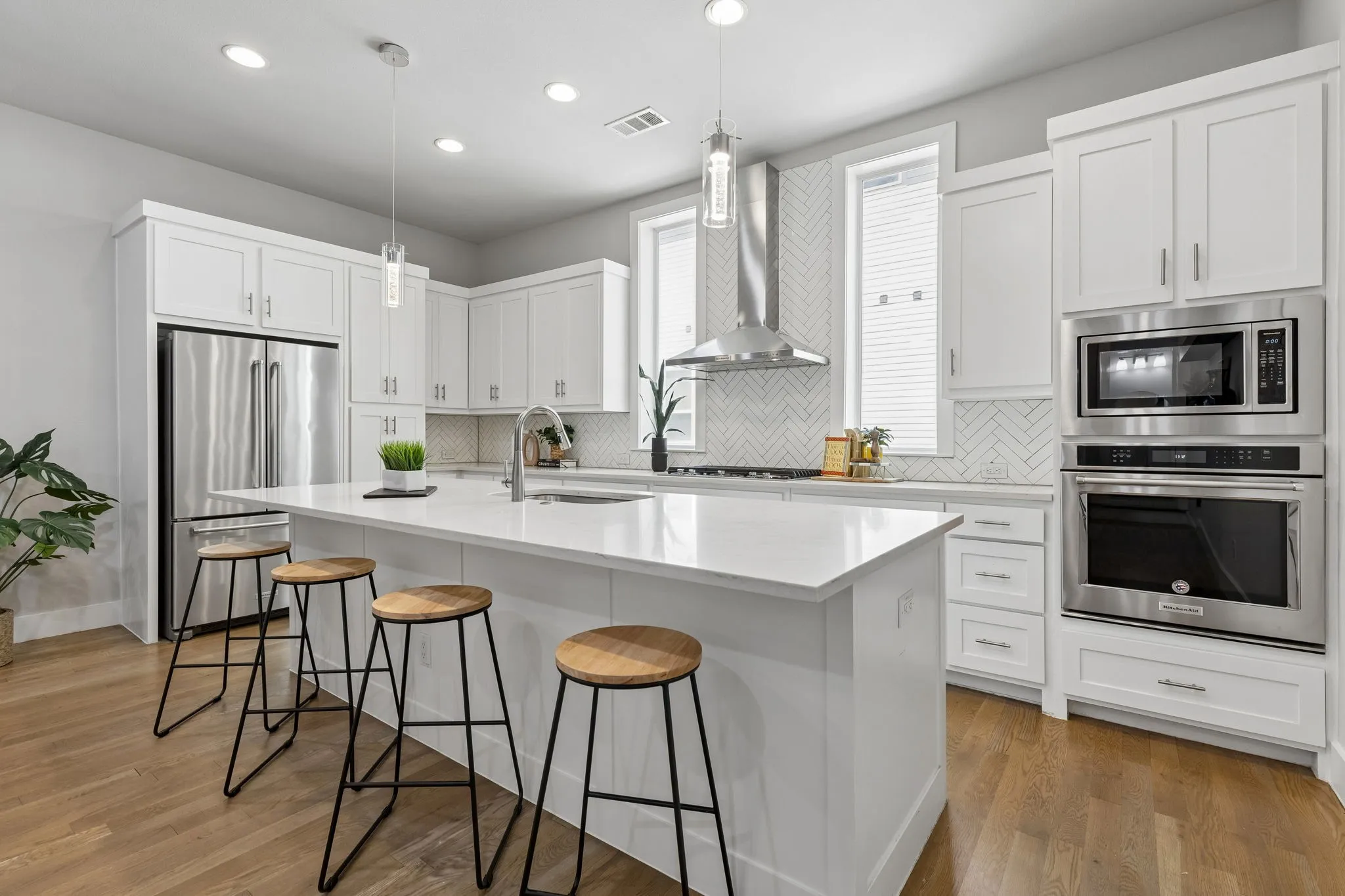 Spacious kitchen island
