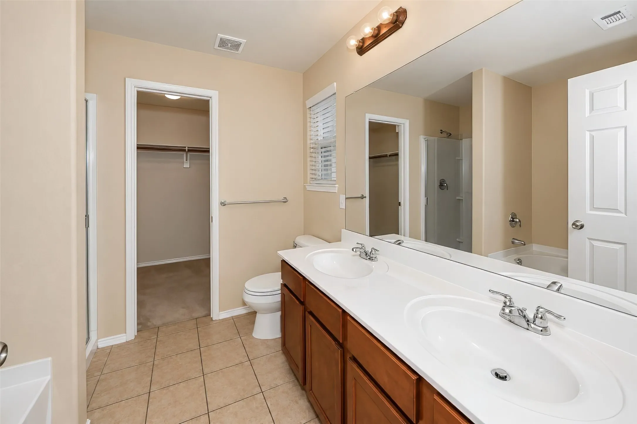 Single Family Residence For Rent in Tarrant County , 3208 Brixton Drive, Fort Worth, Texas 76137, 3 Bedroom, 2 Bathroom, 2 Garage spaces, 1,695 Sqft, built in 2011, mls#21375141, Real Estate Agent in Fort Worth, Homes For Rent in Tarrant county, Homes For Rent in Fort Worth, Realtor in Fort Worth Texas, Real Estate Brokerage Independent Realty Texas, Luminita Cordes Realtor