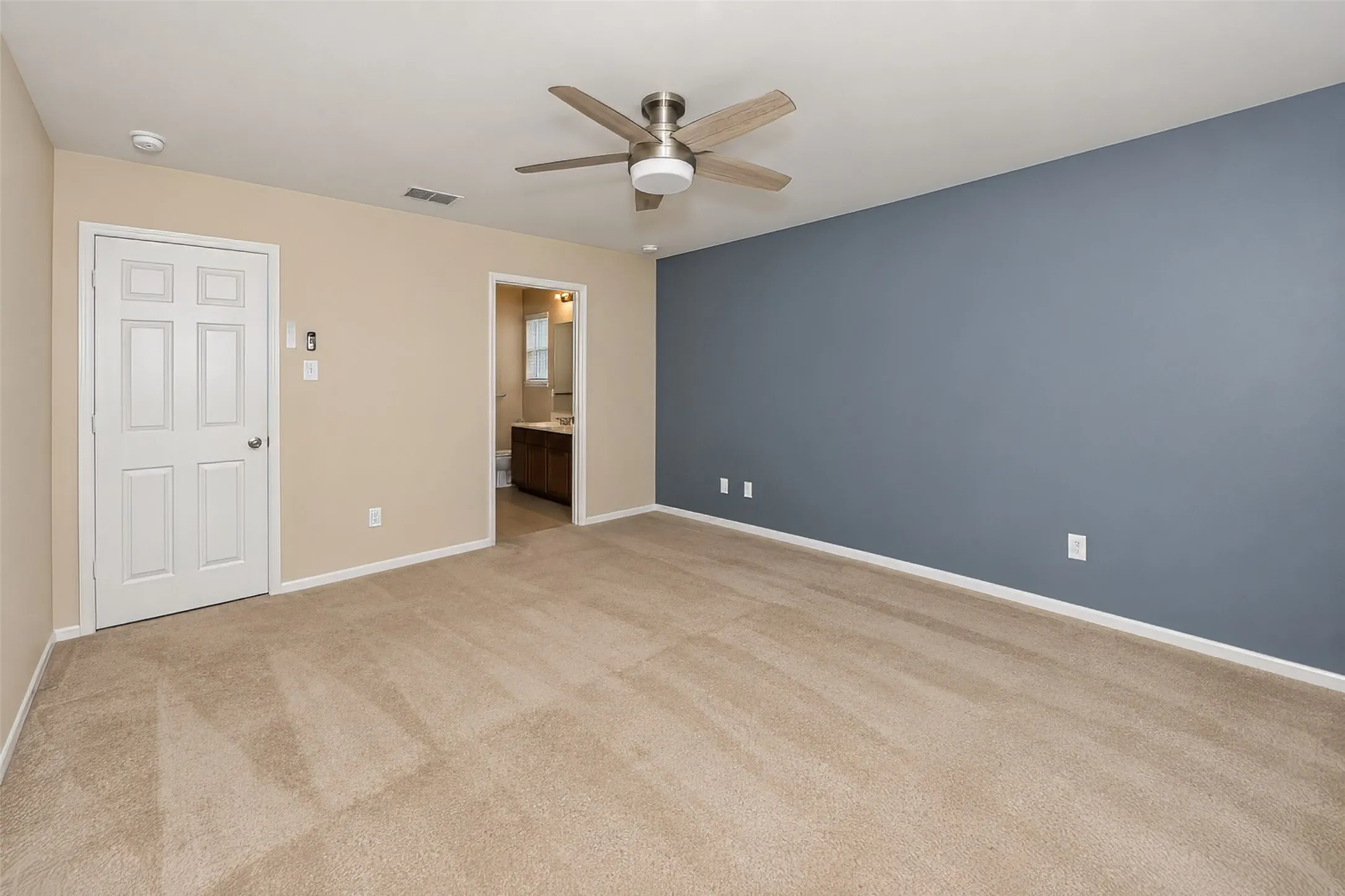Single Family Residence For Rent in Tarrant County , 3208 Brixton Drive, Fort Worth, Texas 76137, 3 Bedroom, 2 Bathroom, 2 Garage spaces, 1,695 Sqft, built in 2011, mls#21375141, Real Estate Agent in Fort Worth, Homes For Rent in Tarrant county, Homes For Rent in Fort Worth, Realtor in Fort Worth Texas, Real Estate Brokerage Independent Realty Texas, Luminita Cordes Realtor