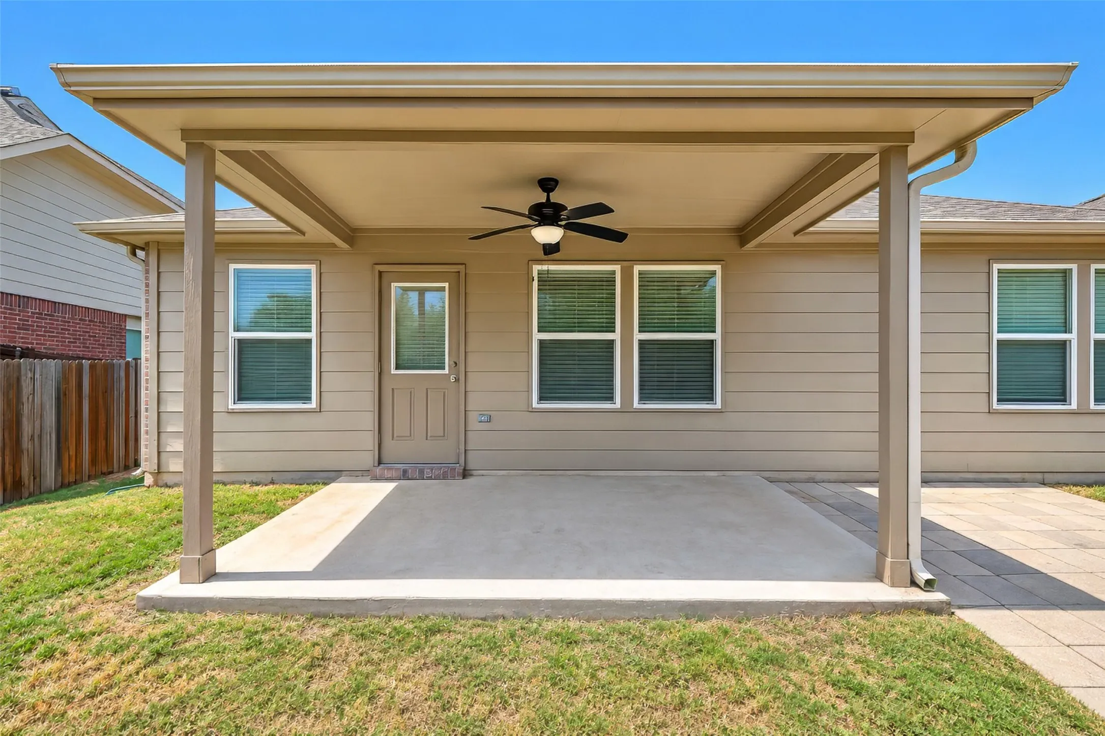 Single Family Residence For Rent in Tarrant County , 3208 Brixton Drive, Fort Worth, Texas 76137, 3 Bedroom, 2 Bathroom, 2 Garage spaces, 1,695 Sqft, built in 2011, mls#21375141, Real Estate Agent in Fort Worth, Homes For Rent in Tarrant county, Homes For Rent in Fort Worth, Realtor in Fort Worth Texas, Real Estate Brokerage Independent Realty Texas, Luminita Cordes Realtor