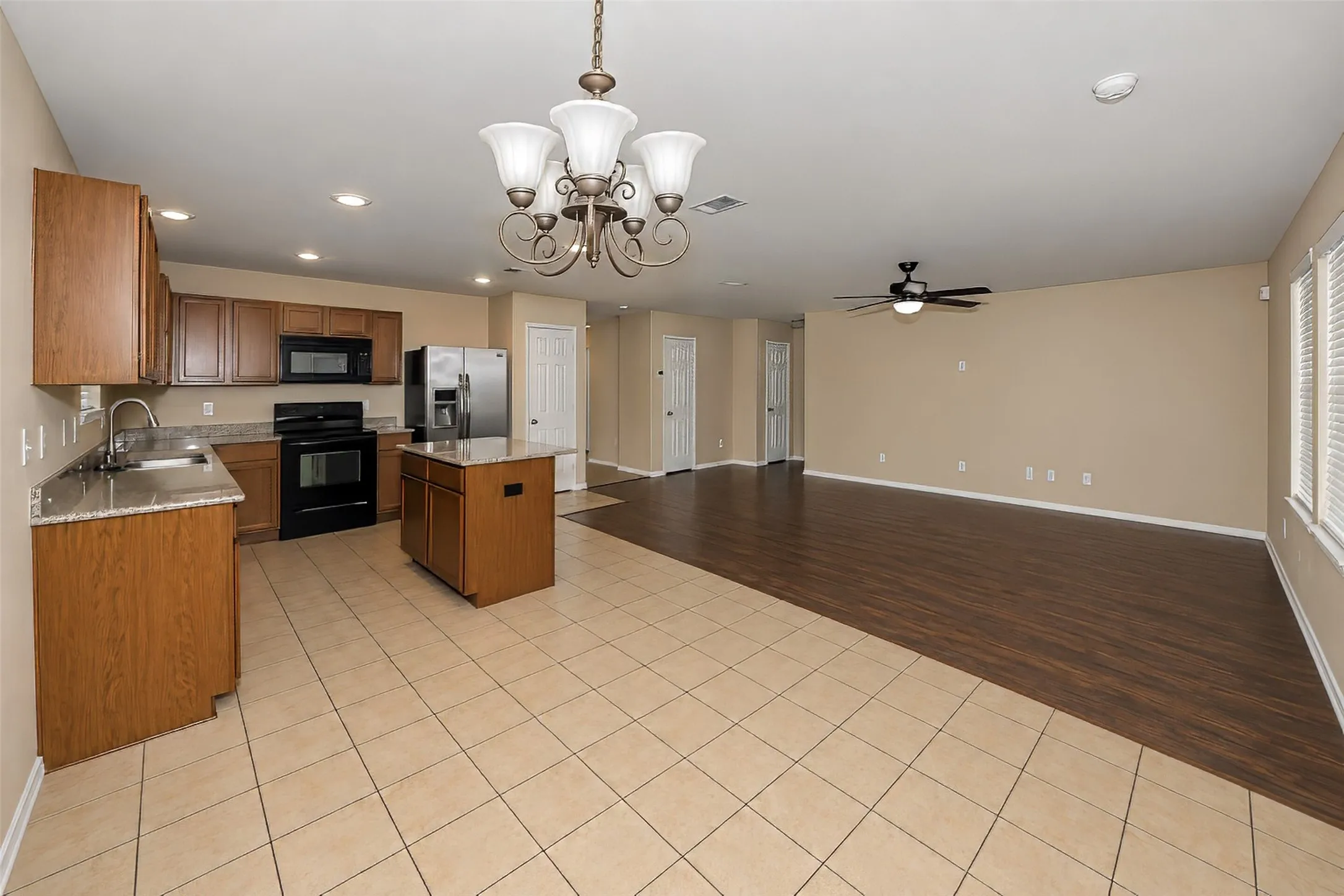 Single Family Residence For Rent in Tarrant County , 3208 Brixton Drive, Fort Worth, Texas 76137, 3 Bedroom, 2 Bathroom, 2 Garage spaces, 1,695 Sqft, built in 2011, mls#21375141, Real Estate Agent in Fort Worth, Homes For Rent in Tarrant county, Homes For Rent in Fort Worth, Realtor in Fort Worth Texas, Real Estate Brokerage Independent Realty Texas, Luminita Cordes Realtor