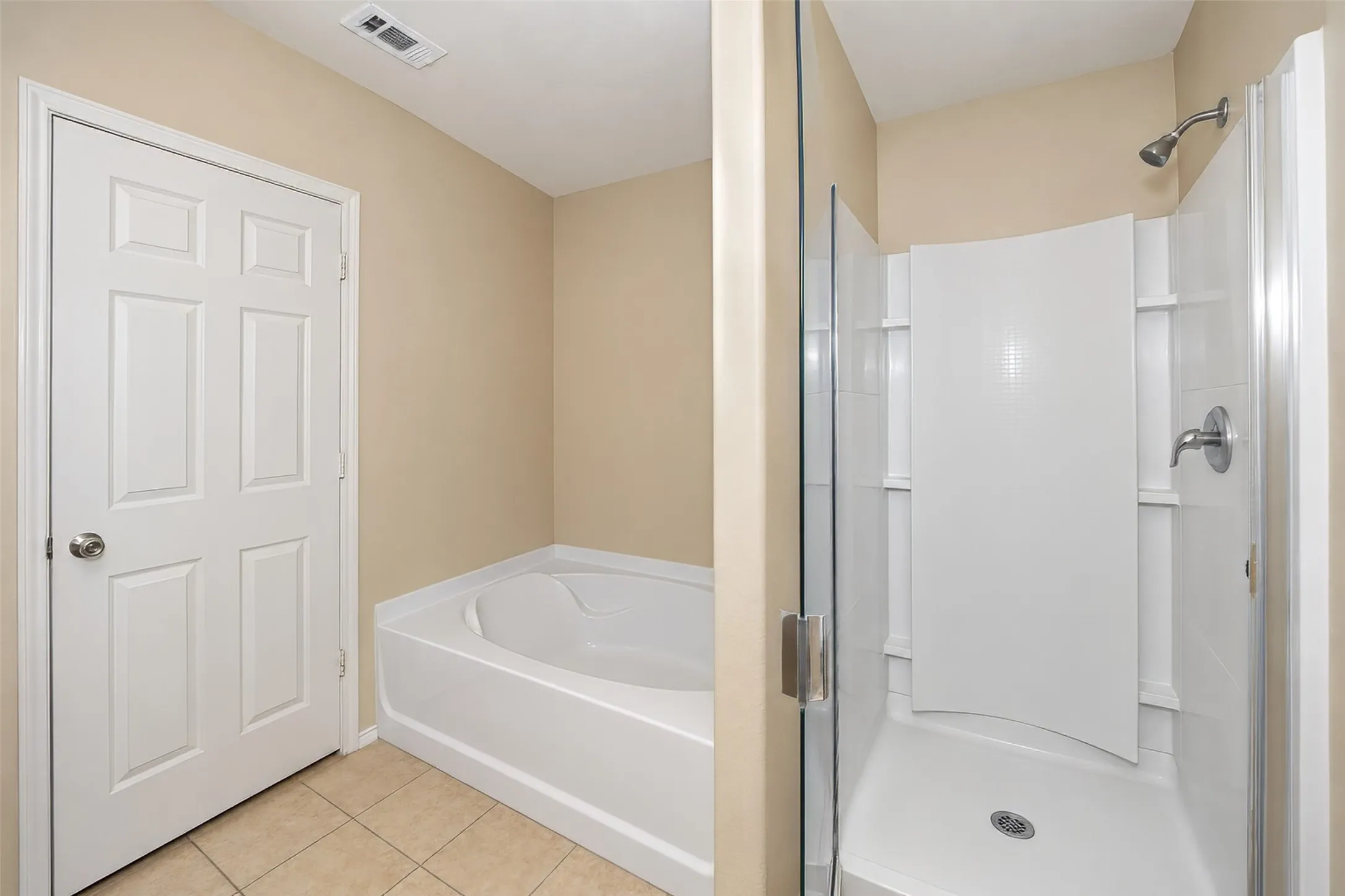 Single Family Residence For Rent in Tarrant County , 3208 Brixton Drive, Fort Worth, Texas 76137, 3 Bedroom, 2 Bathroom, 2 Garage spaces, 1,695 Sqft, built in 2011, mls#21375141, Real Estate Agent in Fort Worth, Homes For Rent in Tarrant county, Homes For Rent in Fort Worth, Realtor in Fort Worth Texas, Real Estate Brokerage Independent Realty Texas, Luminita Cordes Realtor