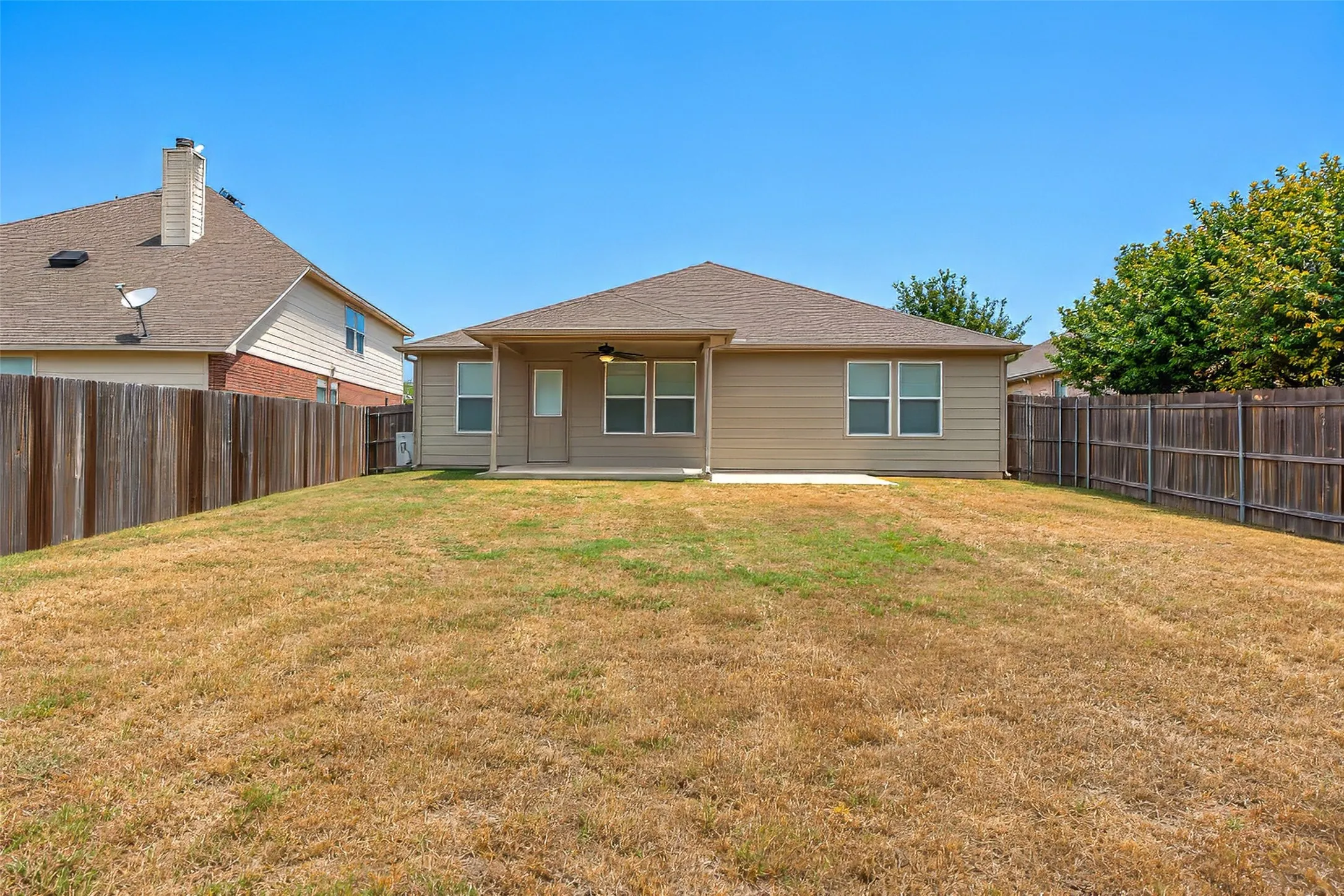 Single Family Residence For Rent in Tarrant County , 3208 Brixton Drive, Fort Worth, Texas 76137, 3 Bedroom, 2 Bathroom, 2 Garage spaces, 1,695 Sqft, built in 2011, mls#21375141, Real Estate Agent in Fort Worth, Homes For Rent in Tarrant county, Homes For Rent in Fort Worth, Realtor in Fort Worth Texas, Real Estate Brokerage Independent Realty Texas, Luminita Cordes Realtor