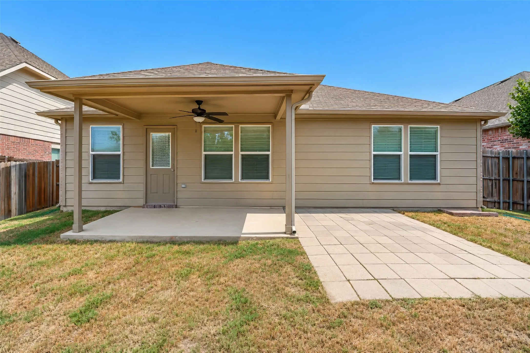 Single Family Residence For Rent in Tarrant County , 3208 Brixton Drive, Fort Worth, Texas 76137, 3 Bedroom, 2 Bathroom, 2 Garage spaces, 1,695 Sqft, built in 2011, mls#21375141, Real Estate Agent in Fort Worth, Homes For Rent in Tarrant county, Homes For Rent in Fort Worth, Realtor in Fort Worth Texas, Real Estate Brokerage Independent Realty Texas, Luminita Cordes Realtor