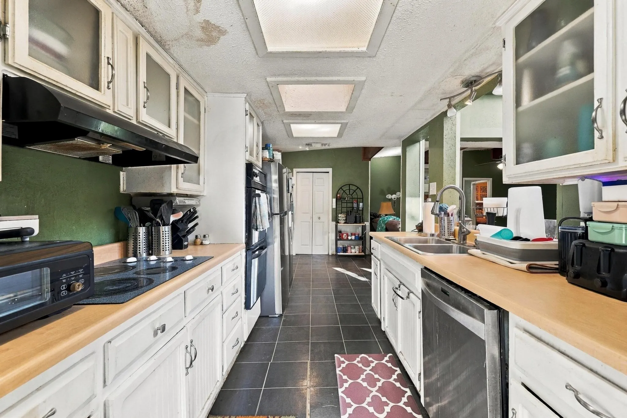 Single Family Residence For Sale in Grayson County , 5501 Camino Dos Lagos Drive, Sherman, Texas 75090, 4 Bedroom, 2 Bathroom, 2 Garage spaces, 2,559 Sqft, built in 1974, mls#21400926, Real Estate Agent in Sherman, Homes For Sale in Grayson county, Homes For Sale in Sherman, Realtor in Sherman Texas, Real Estate Brokerage Independent Realty Texas, Luminita Cordes Realtor