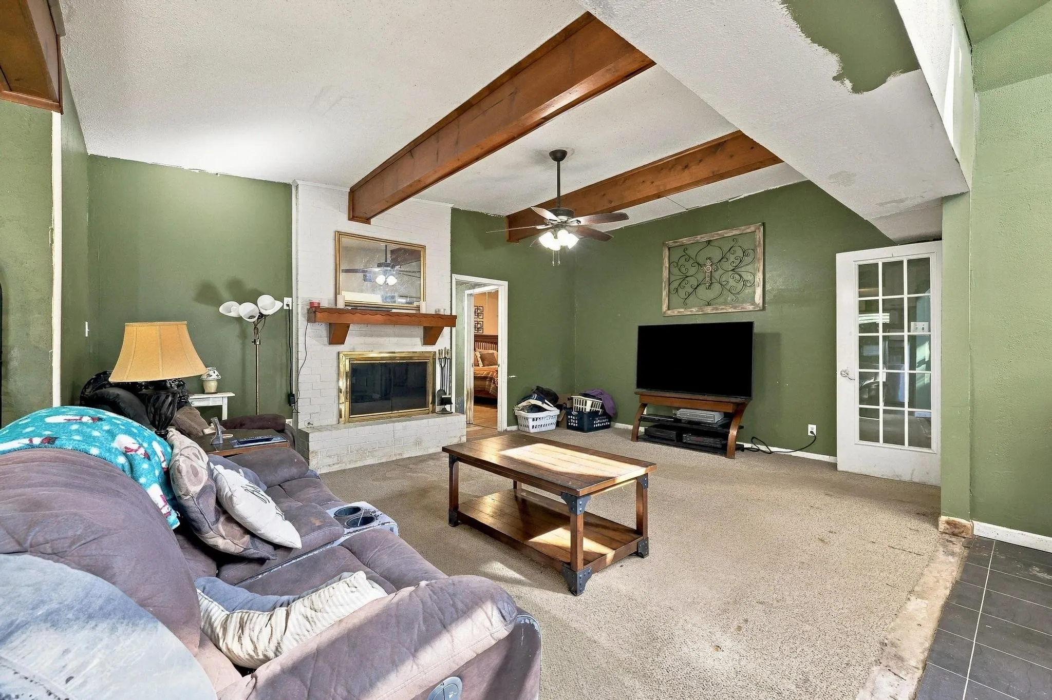 Single Family Residence For Sale in Grayson County , 5501 Camino Dos Lagos Drive, Sherman, Texas 75090, 4 Bedroom, 2 Bathroom, 2 Garage spaces, 2,559 Sqft, built in 1974, mls#21400926, Real Estate Agent in Sherman, Homes For Sale in Grayson county, Homes For Sale in Sherman, Realtor in Sherman Texas, Real Estate Brokerage Independent Realty Texas, Luminita Cordes Realtor