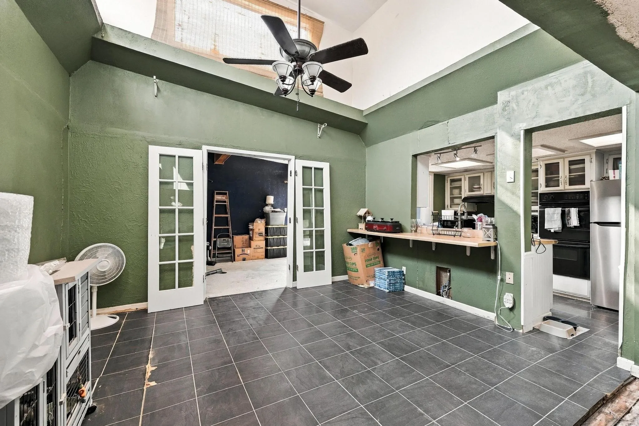Single Family Residence For Sale in Grayson County , 5501 Camino Dos Lagos Drive, Sherman, Texas 75090, 4 Bedroom, 2 Bathroom, 2 Garage spaces, 2,559 Sqft, built in 1974, mls#21400926, Real Estate Agent in Sherman, Homes For Sale in Grayson county, Homes For Sale in Sherman, Realtor in Sherman Texas, Real Estate Brokerage Independent Realty Texas, Luminita Cordes Realtor