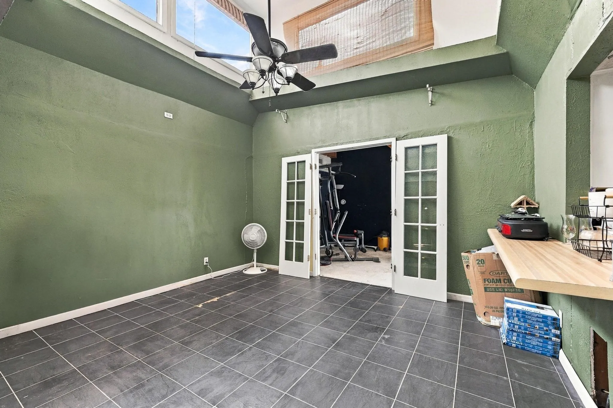 Single Family Residence For Sale in Grayson County , 5501 Camino Dos Lagos Drive, Sherman, Texas 75090, 4 Bedroom, 2 Bathroom, 2 Garage spaces, 2,559 Sqft, built in 1974, mls#21400926, Real Estate Agent in Sherman, Homes For Sale in Grayson county, Homes For Sale in Sherman, Realtor in Sherman Texas, Real Estate Brokerage Independent Realty Texas, Luminita Cordes Realtor