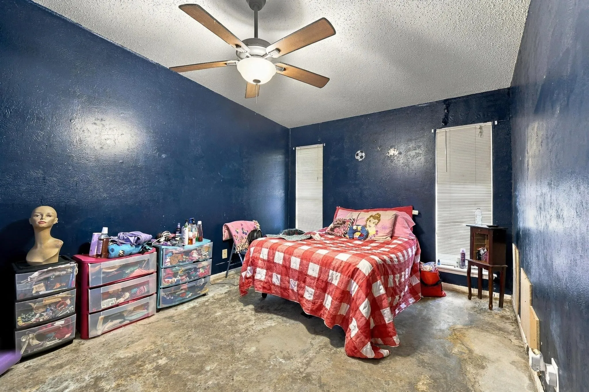 Single Family Residence For Sale in Grayson County , 5501 Camino Dos Lagos Drive, Sherman, Texas 75090, 4 Bedroom, 2 Bathroom, 2 Garage spaces, 2,559 Sqft, built in 1974, mls#21400926, Real Estate Agent in Sherman, Homes For Sale in Grayson county, Homes For Sale in Sherman, Realtor in Sherman Texas, Real Estate Brokerage Independent Realty Texas, Luminita Cordes Realtor