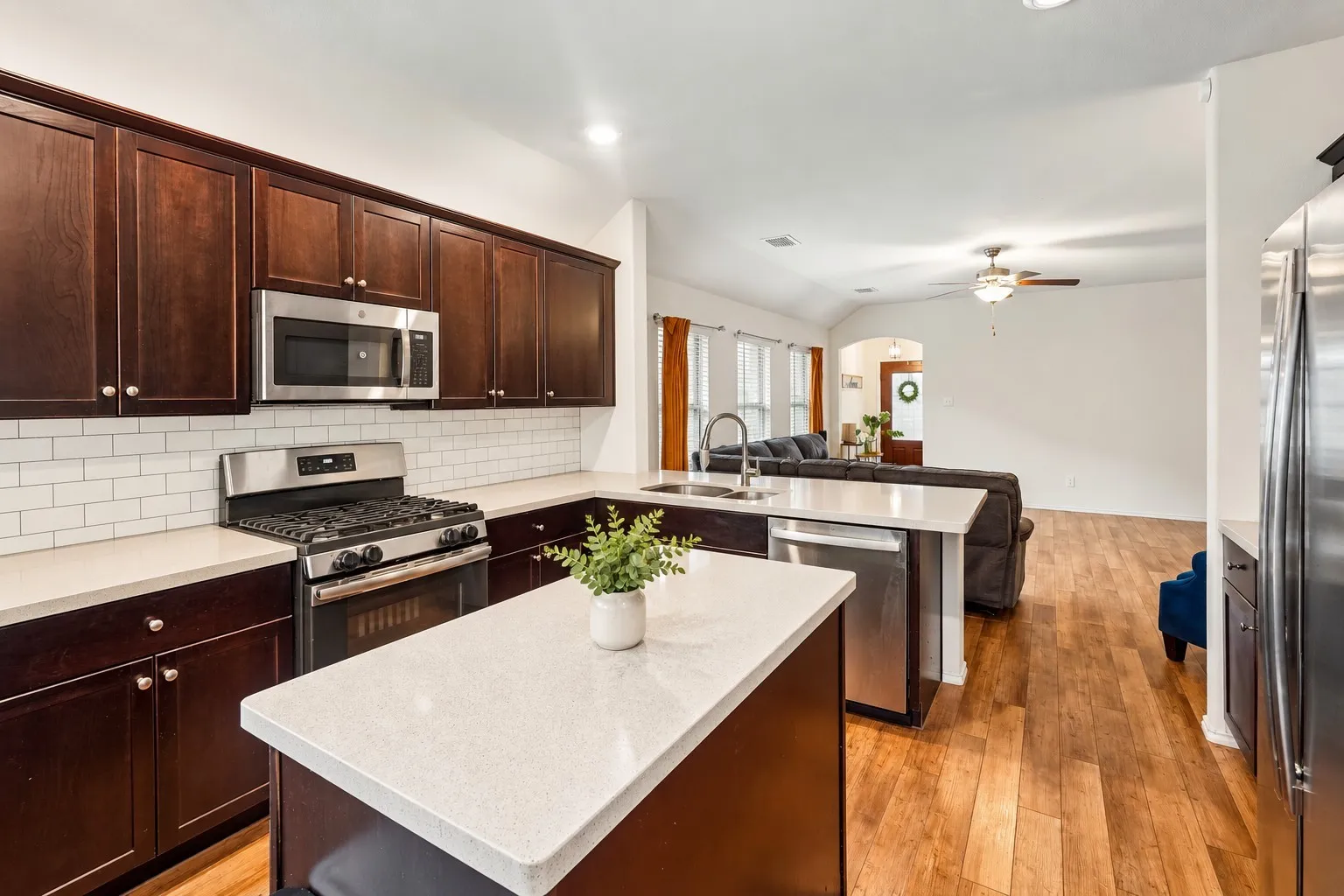 Single Family Residence For Sale in Tarrant County , 5841 Japonica Street, Fort Worth, Texas 76123, 3 Bedroom, 2 Bathroom, 2 Garage spaces, 1,489 Sqft, built in 2020, mls#21394862, Real Estate Agent in Fort Worth, Homes For Sale in Tarrant county, Homes For Sale in Fort Worth, Realtor in Fort Worth Texas, Real Estate Brokerage Independent Realty Texas, Luminita Cordes Realtor