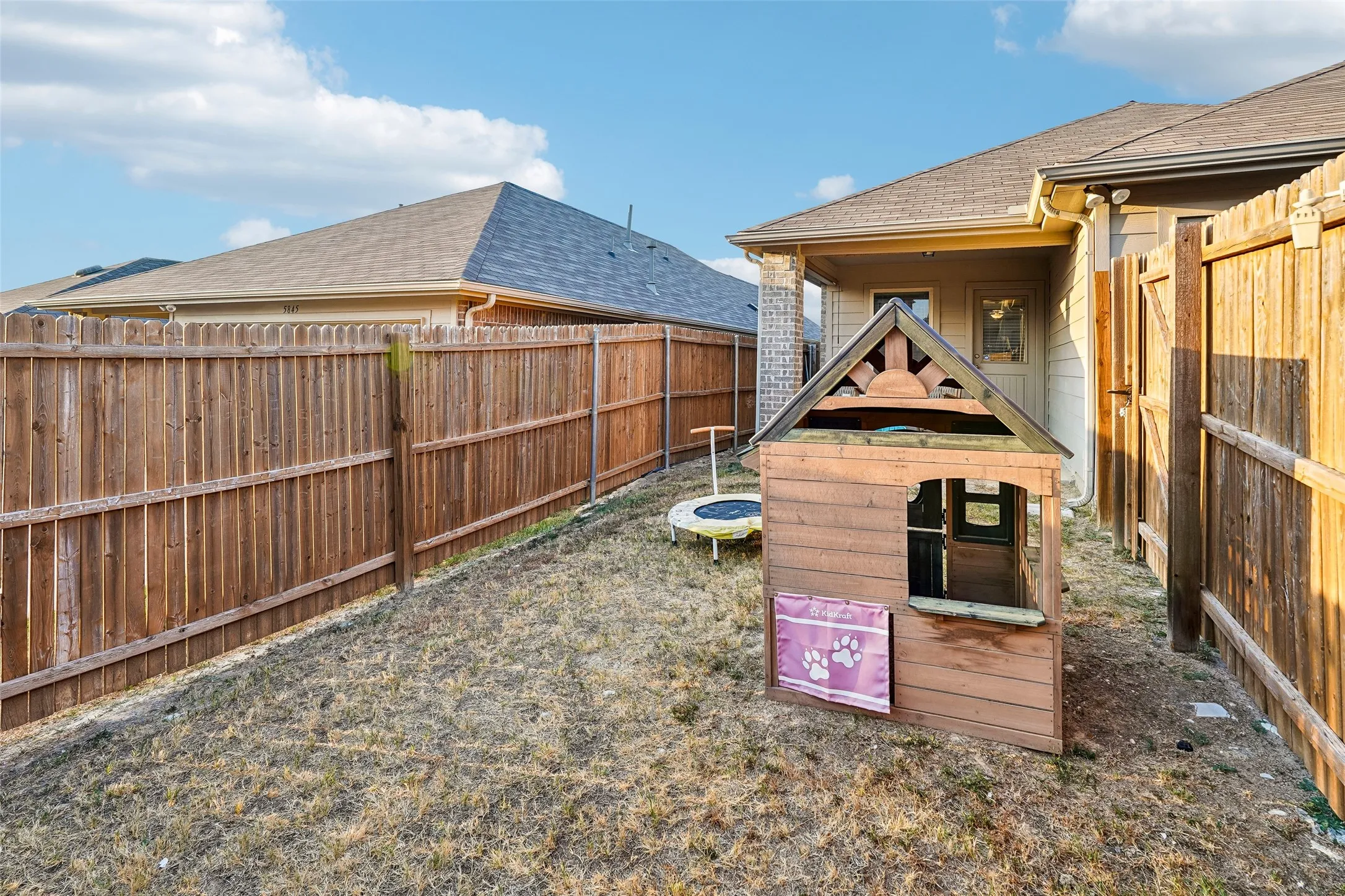 Single Family Residence For Sale in Tarrant County , 5841 Japonica Street, Fort Worth, Texas 76123, 3 Bedroom, 2 Bathroom, 2 Garage spaces, 1,489 Sqft, built in 2020, mls#21394862, Real Estate Agent in Fort Worth, Homes For Sale in Tarrant county, Homes For Sale in Fort Worth, Realtor in Fort Worth Texas, Real Estate Brokerage Independent Realty Texas, Luminita Cordes Realtor