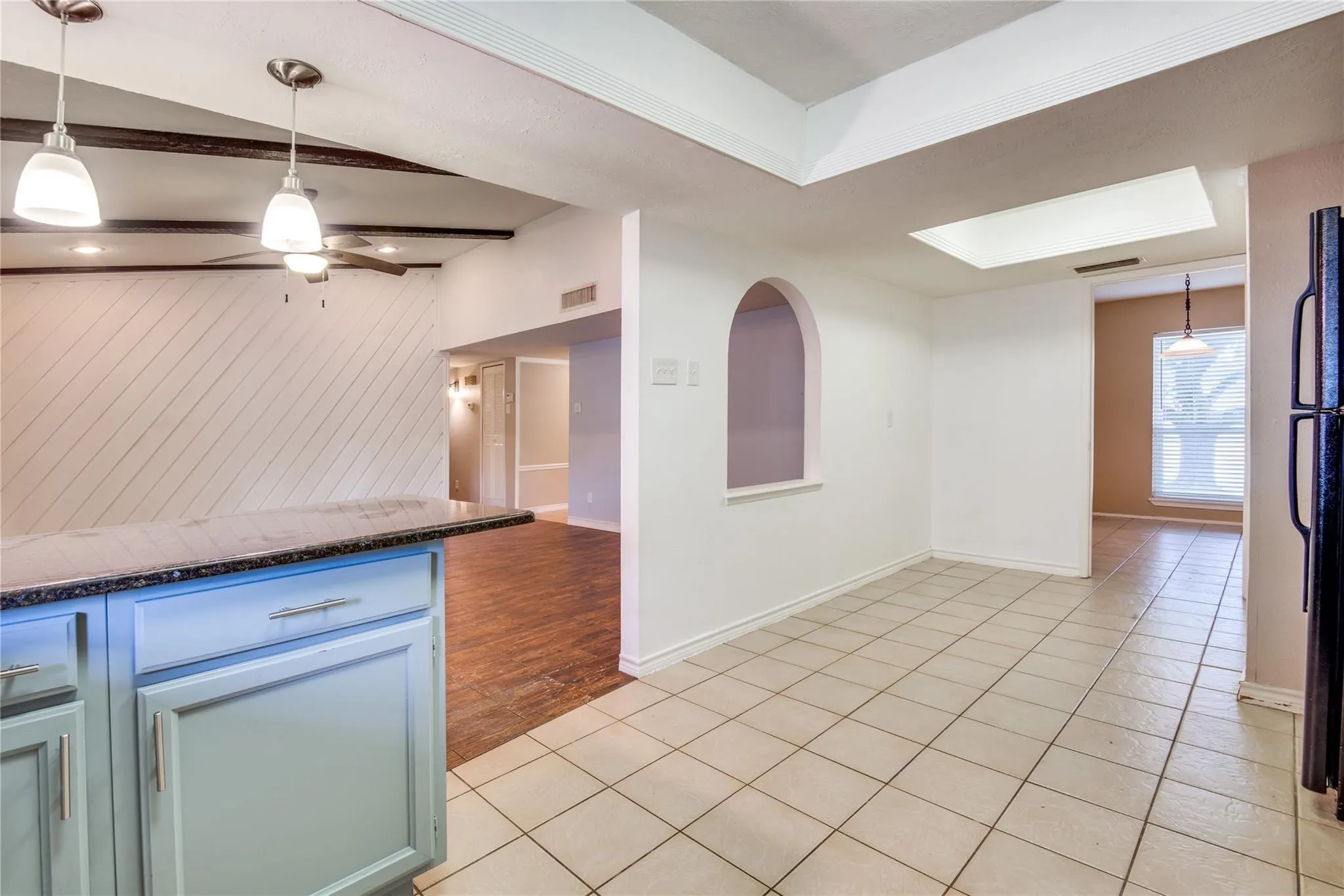 Single Family Residence For Rent in Denton County , 5084 Avery Lane, The Colony, Texas 75056, 3 Bedroom, 2 Bathroom, 2 Garage spaces, 1,738 Sqft, built in 1974, mls#21398524, Real Estate Agent in The Colony, Homes For Rent in Denton county, Homes For Rent in The Colony, Realtor in The Colony Texas, Real Estate Brokerage Independent Realty Texas, Luminita Cordes Realtor