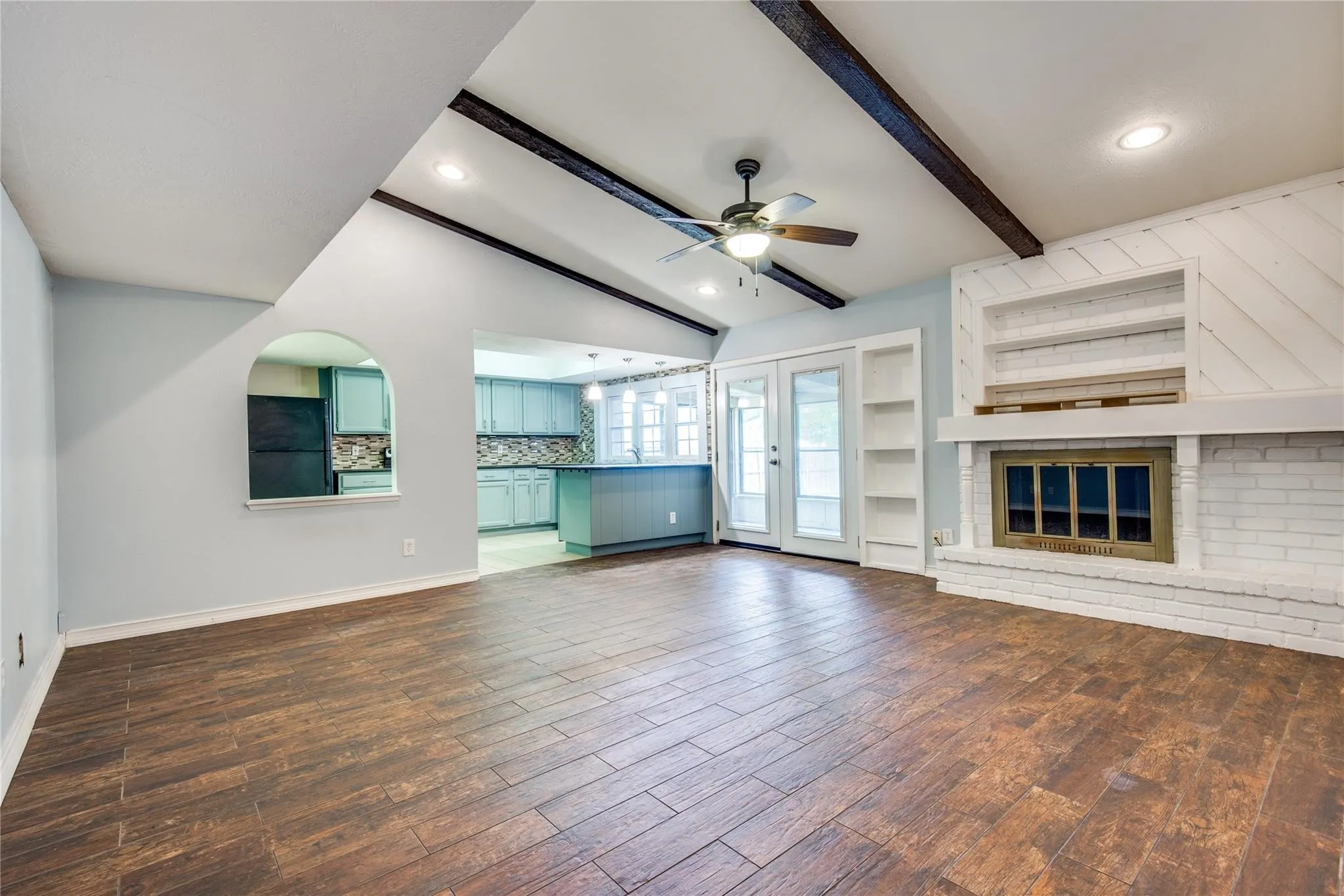 Single Family Residence For Rent in Denton County , 5084 Avery Lane, The Colony, Texas 75056, 3 Bedroom, 2 Bathroom, 2 Garage spaces, 1,738 Sqft, built in 1974, mls#21398524, Real Estate Agent in The Colony, Homes For Rent in Denton county, Homes For Rent in The Colony, Realtor in The Colony Texas, Real Estate Brokerage Independent Realty Texas, Luminita Cordes Realtor