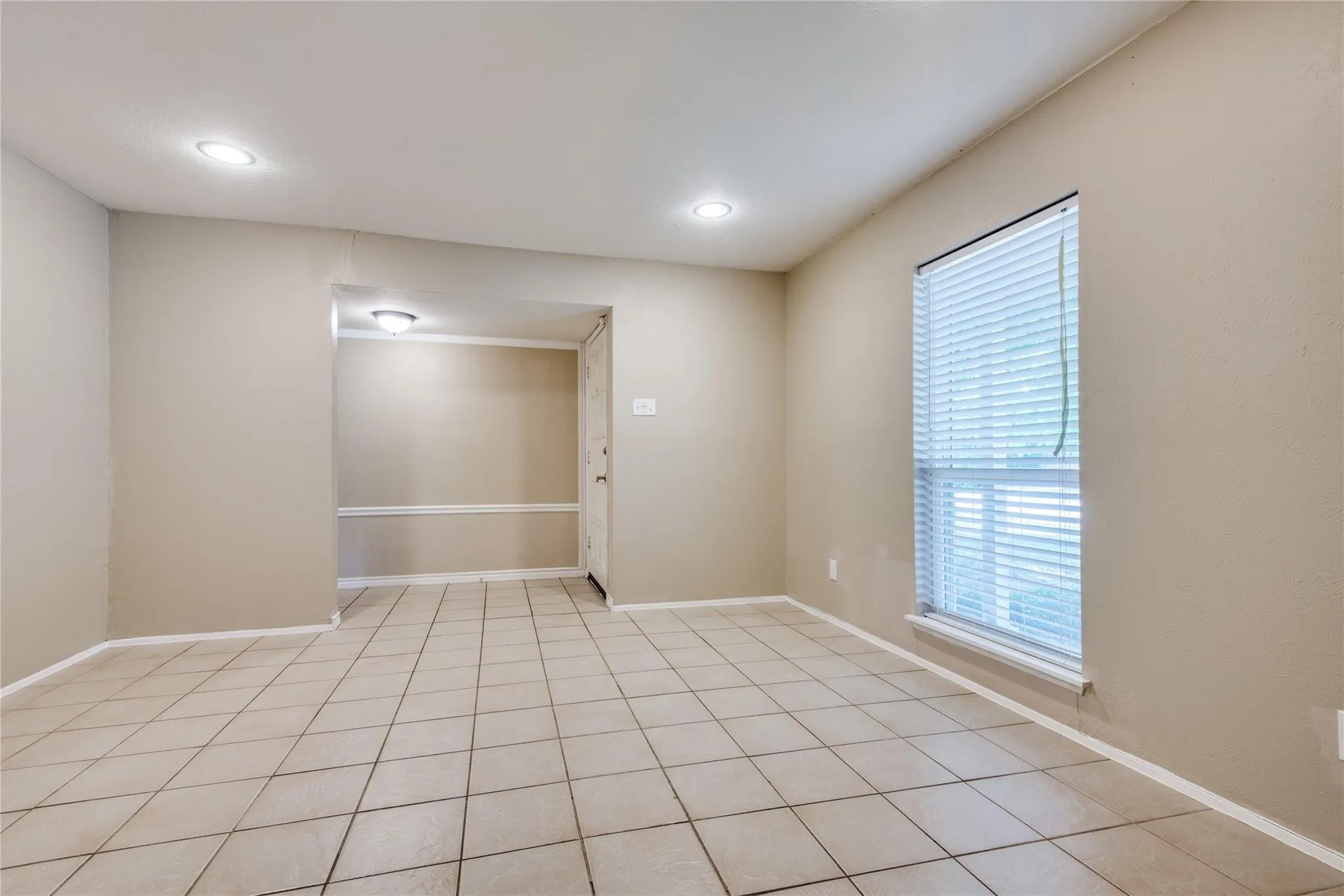 Single Family Residence For Rent in Denton County , 5084 Avery Lane, The Colony, Texas 75056, 3 Bedroom, 2 Bathroom, 2 Garage spaces, 1,738 Sqft, built in 1974, mls#21398524, Real Estate Agent in The Colony, Homes For Rent in Denton county, Homes For Rent in The Colony, Realtor in The Colony Texas, Real Estate Brokerage Independent Realty Texas, Luminita Cordes Realtor