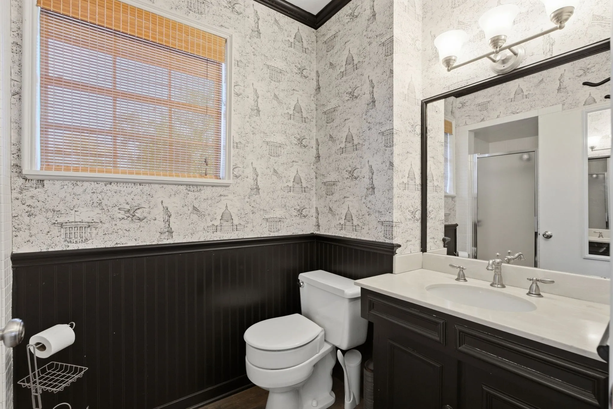 Single Family Residence For Sale in Smith County , 2725 Pecan Drive, Tyler, Texas 75701, 5 Bedroom, 4 Bathroom, Garage spaces, 4,139 Sqft, built in 1962, mls#21400778, Real Estate Agent in Tyler, Homes For Sale in Smith county, Homes For Sale in Tyler, Realtor in Tyler Texas, Real Estate Brokerage Independent Realty Texas, Luminita Cordes Realtor