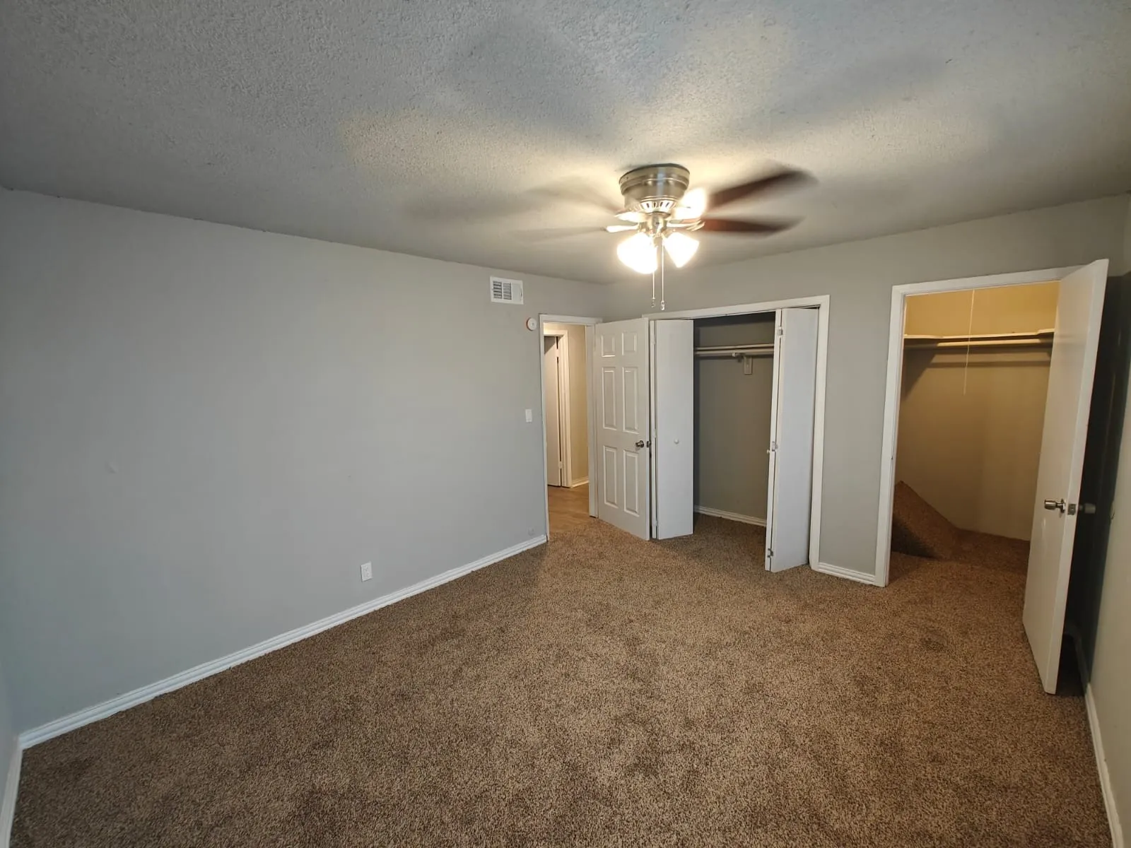 Apartment For Rent in Johnson County , 811 N Spears Street 101, Alvarado, Texas 76009, 2 Bedroom, 2 Bathroom, Garage spaces, 1,000 Sqft, built in 1984, mls#21401377, Real Estate Agent in Alvarado, Homes For Rent in Johnson county, Homes For Rent in Alvarado, Realtor in Alvarado Texas, Real Estate Brokerage Independent Realty Texas, Luminita Cordes Realtor
