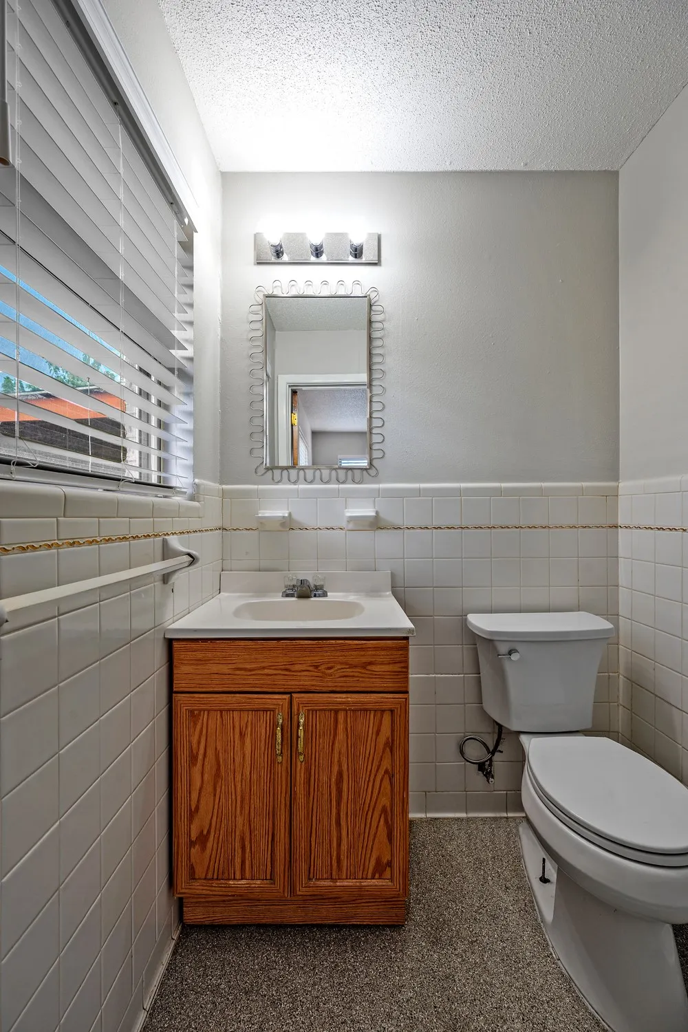 Single Family Residence For Sale in Grayson County , 2710 W Walker Street, Denison, Texas 75020, 3 Bedroom, 2 Bathroom, 1 Garage spaces, 1,216 Sqft, built in 1965, mls#21398740, Real Estate Agent in Denison, Homes For Sale in Grayson county, Homes For Sale in Denison, Realtor in Denison Texas, Real Estate Brokerage Independent Realty Texas, Luminita Cordes Realtor